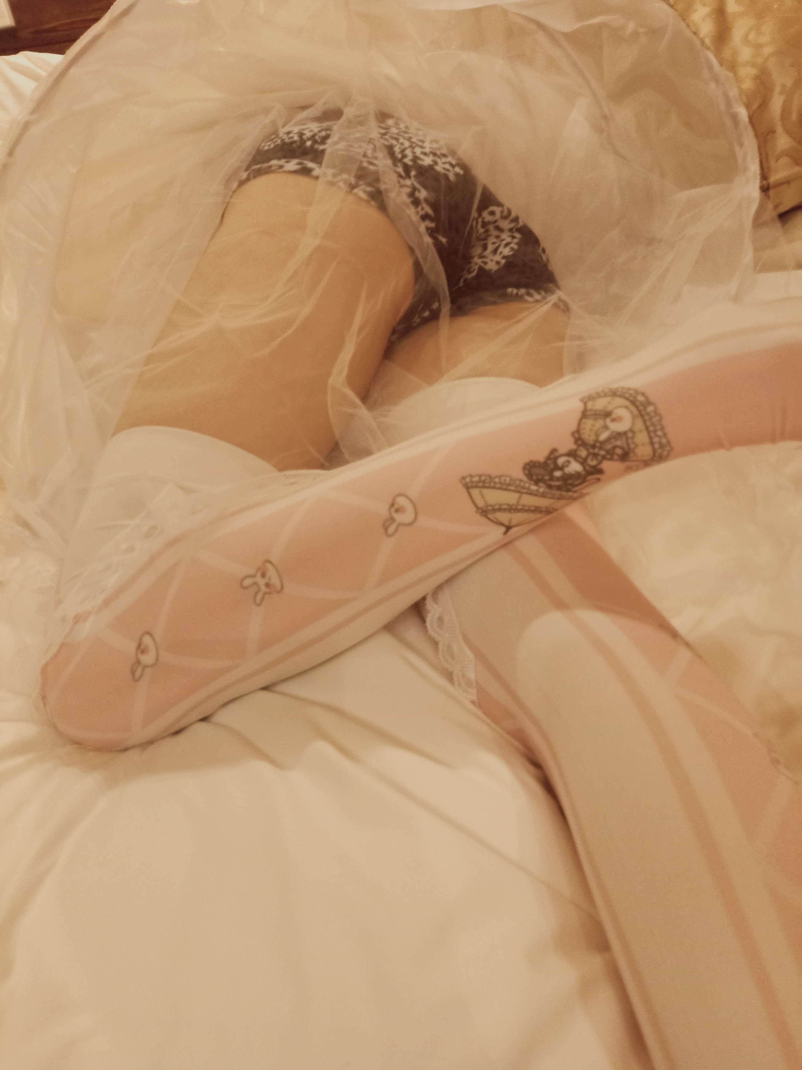 《少女白丝足》作品图