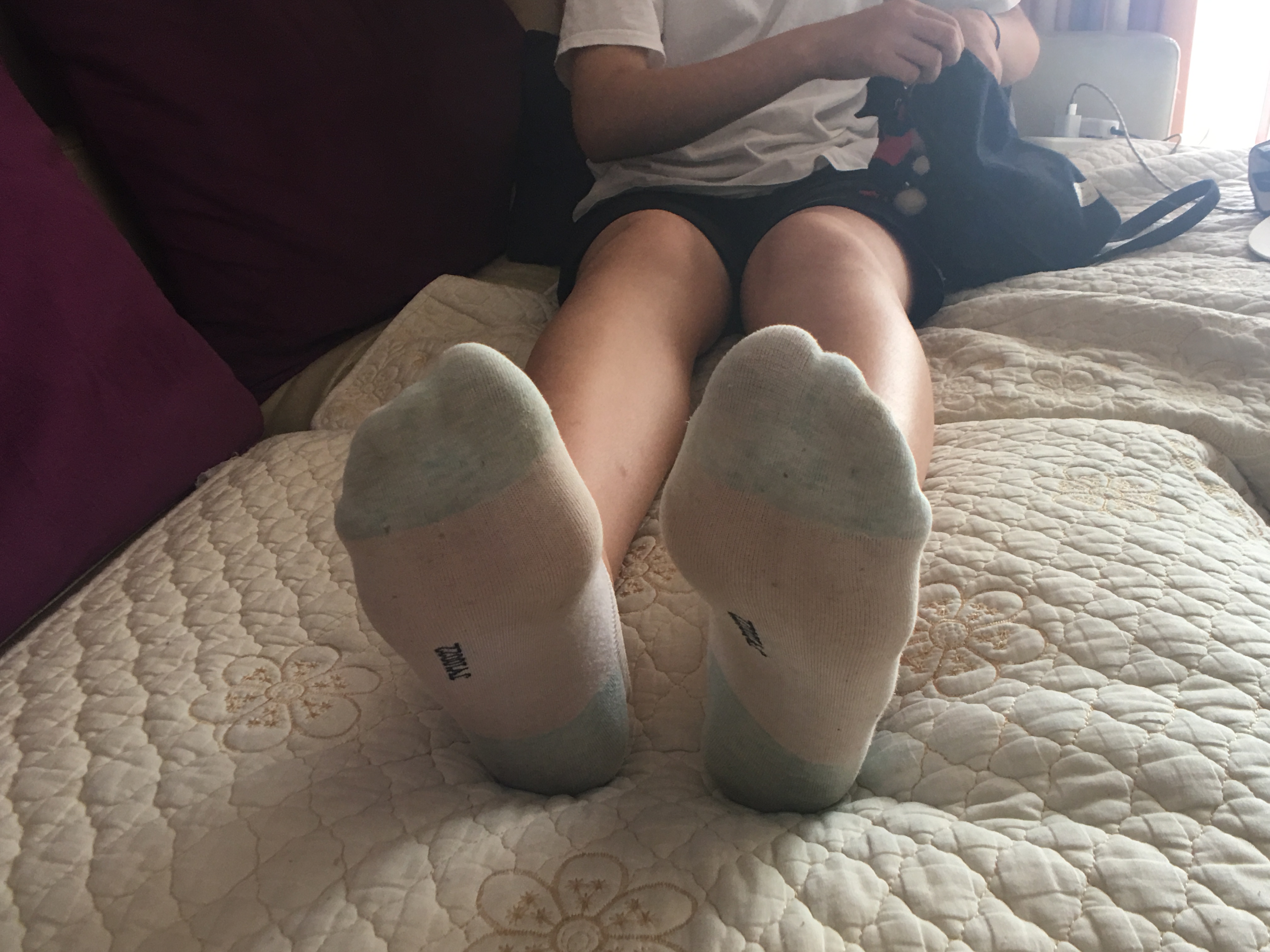 《周末在家玩妹妹的嫩脚》作品图