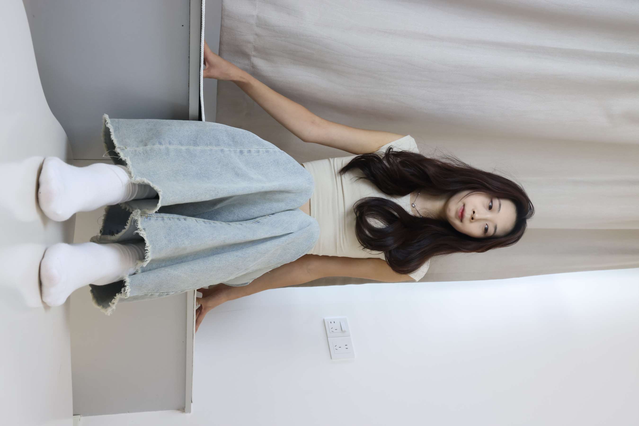 《秋月 牛仔の棉袜、嫩足》作品图