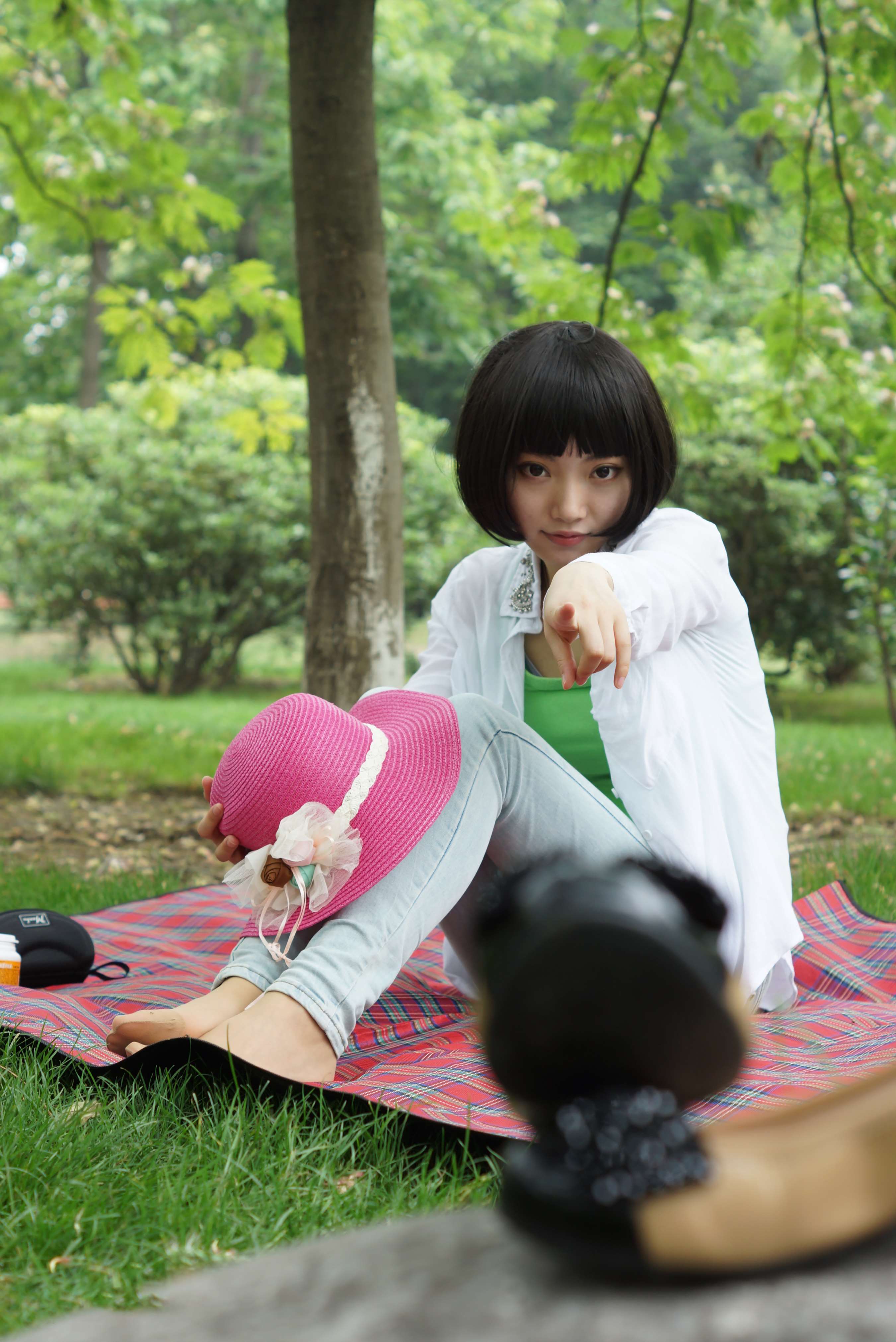 《朱朱 户外丝足》作品图