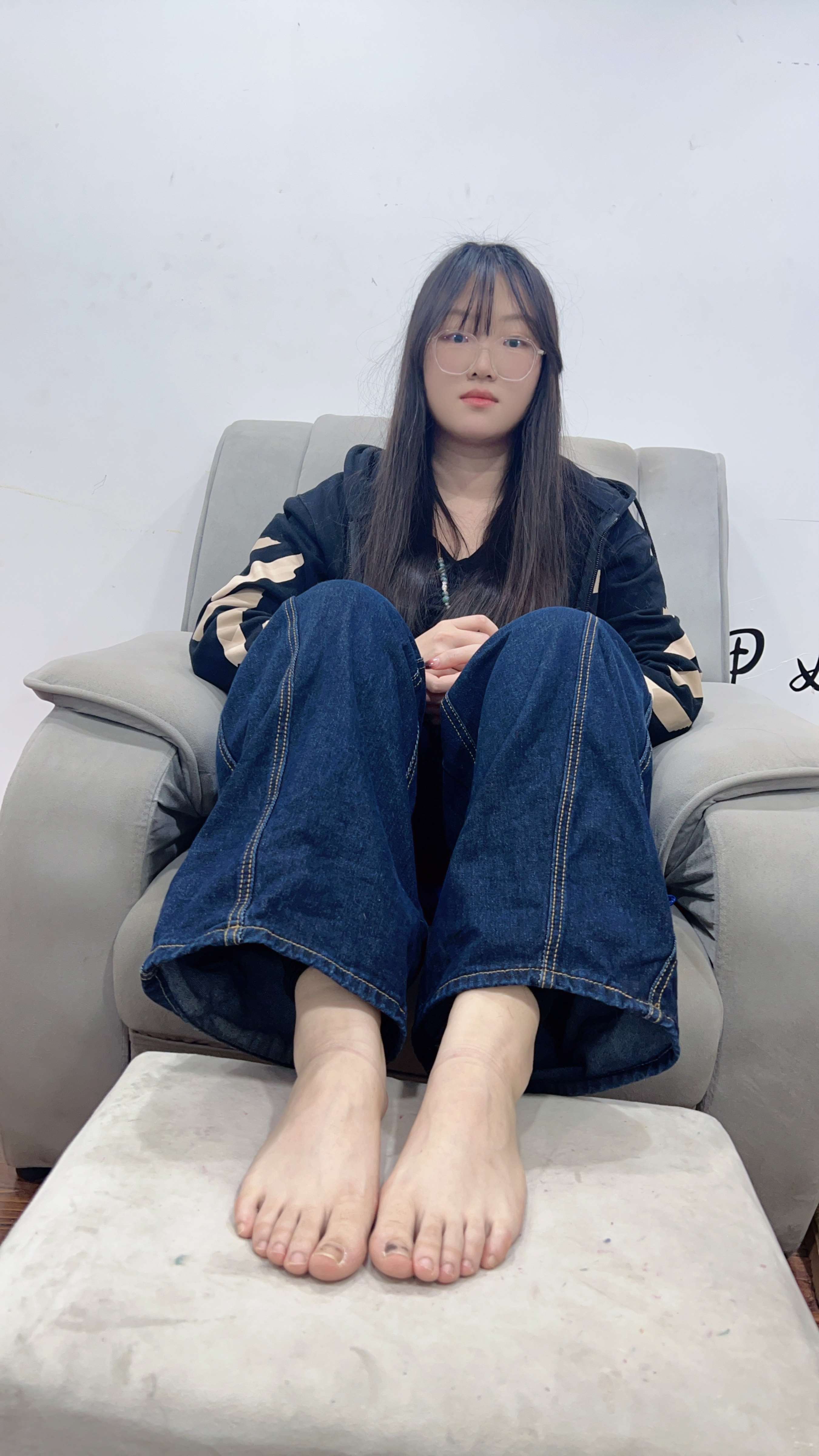 《两人赤足》作品图