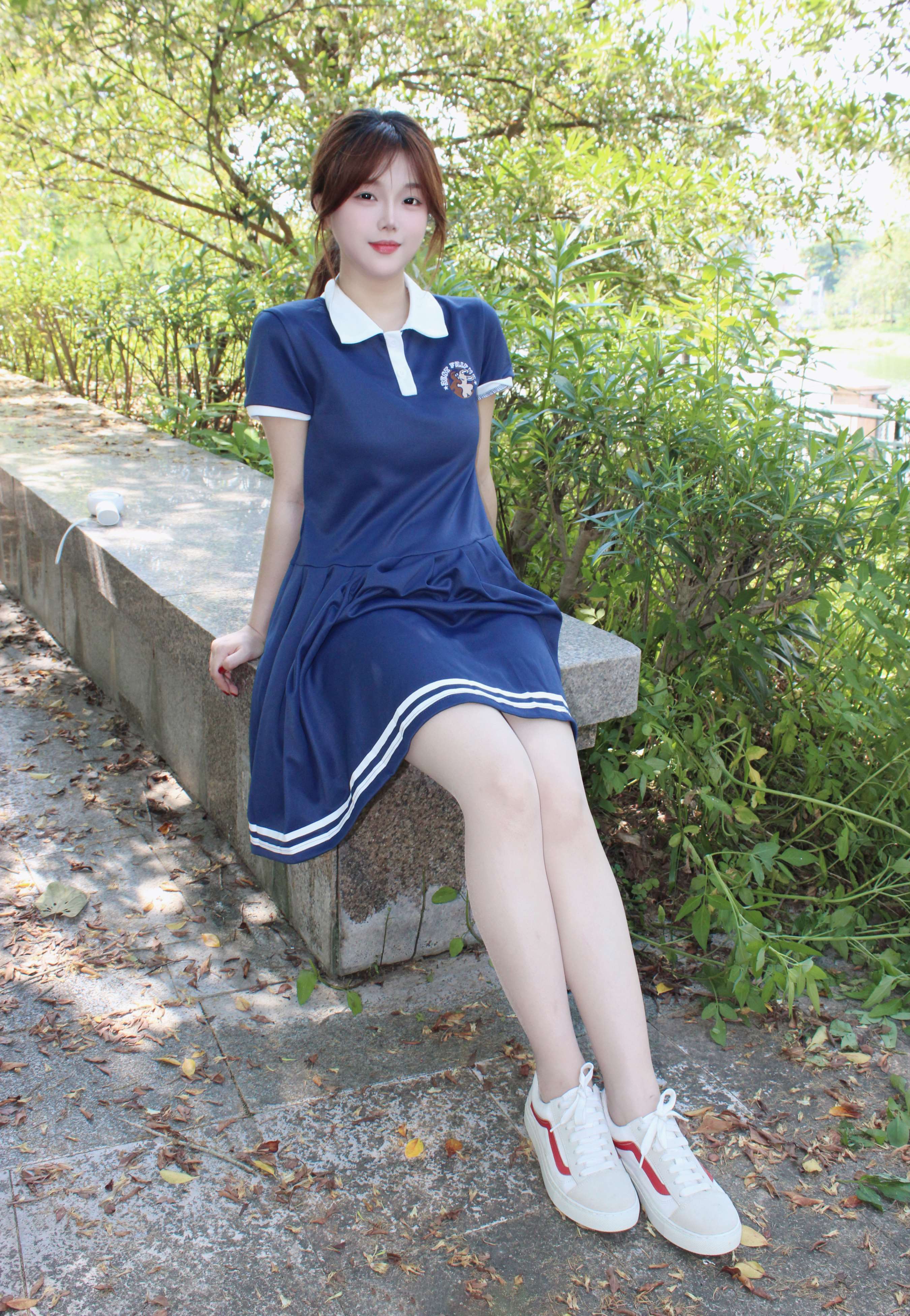 《小薯条学院风丝袜》作品图