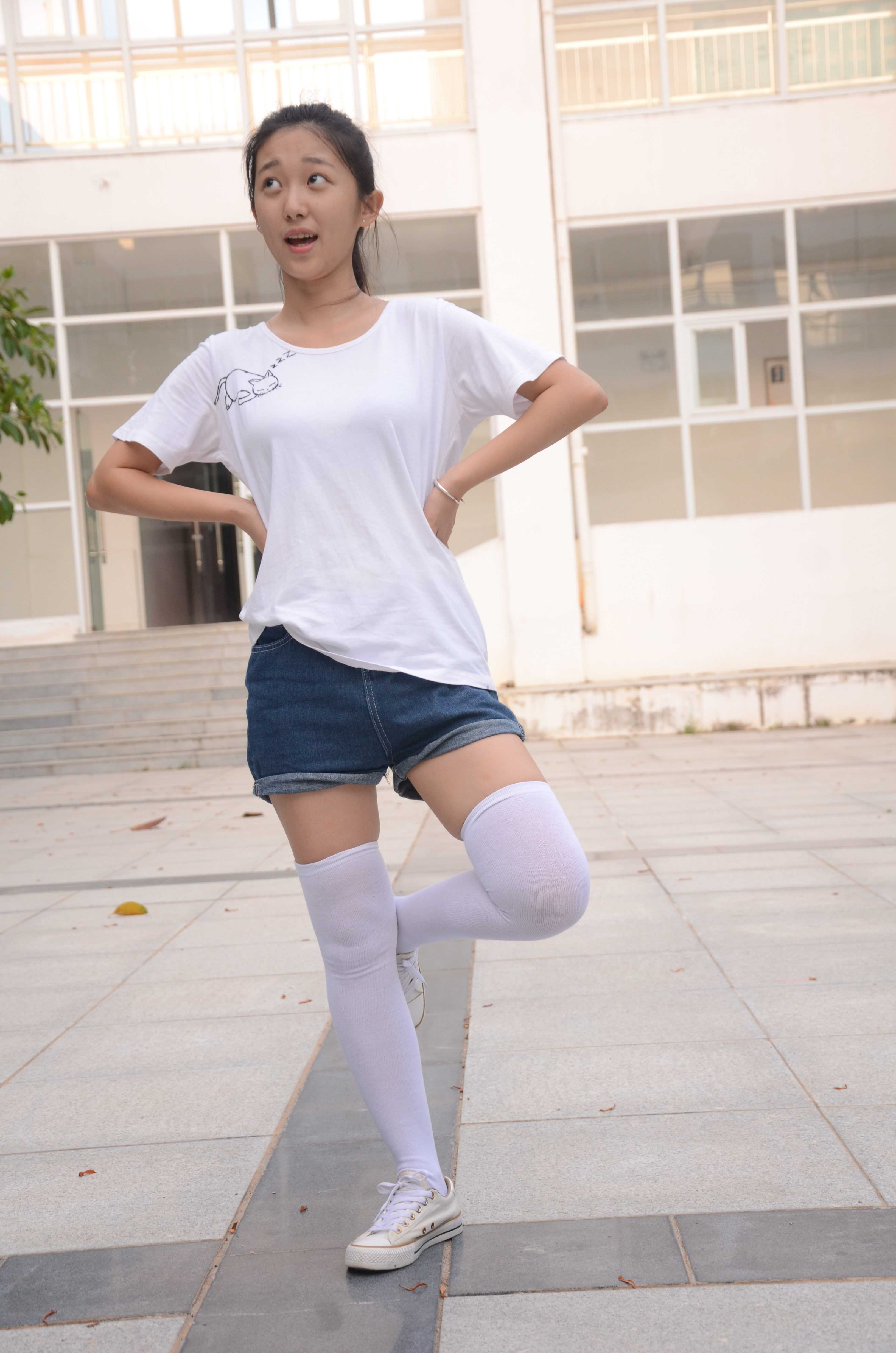 《清纯学妹长白袜》作品图