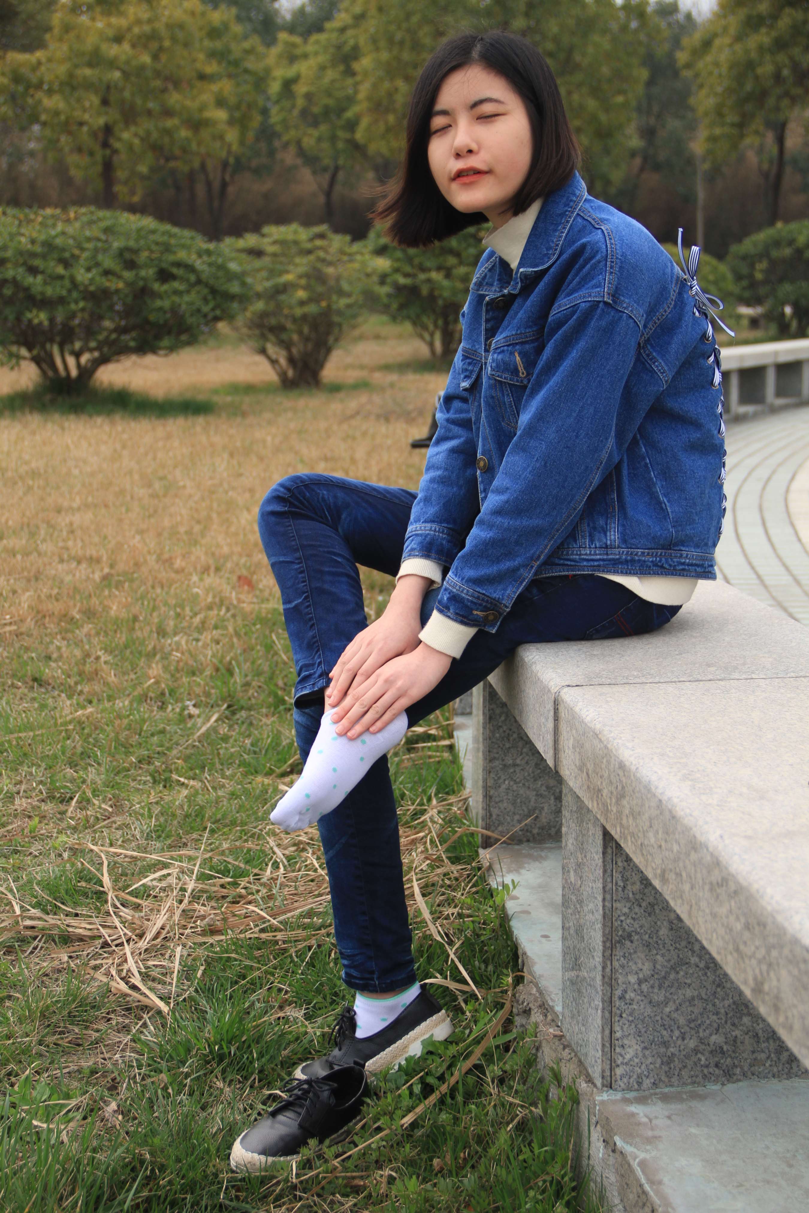 《新疆大二妹子》作品图