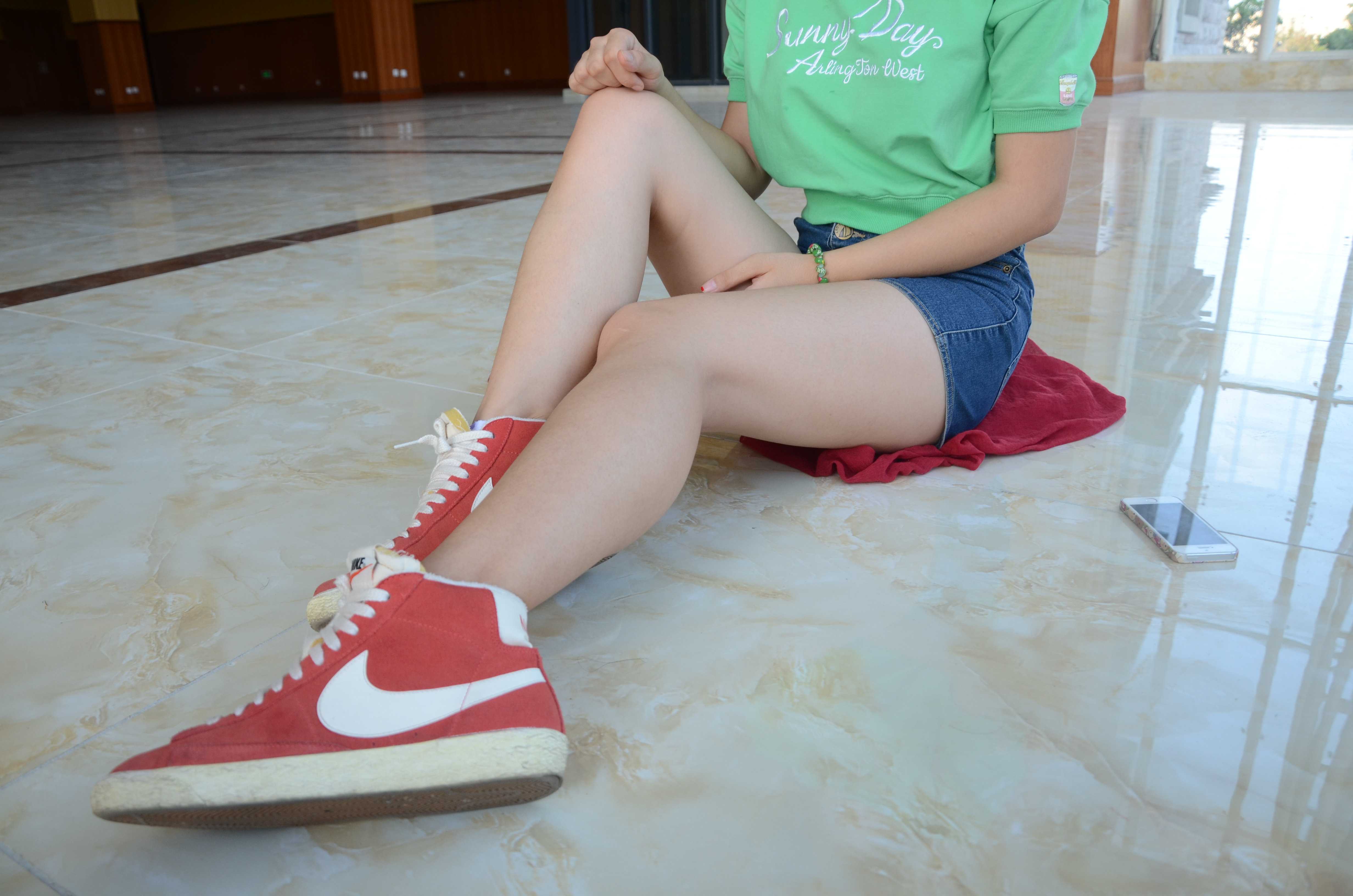 《经典原味斑点袜帆布鞋》作品图