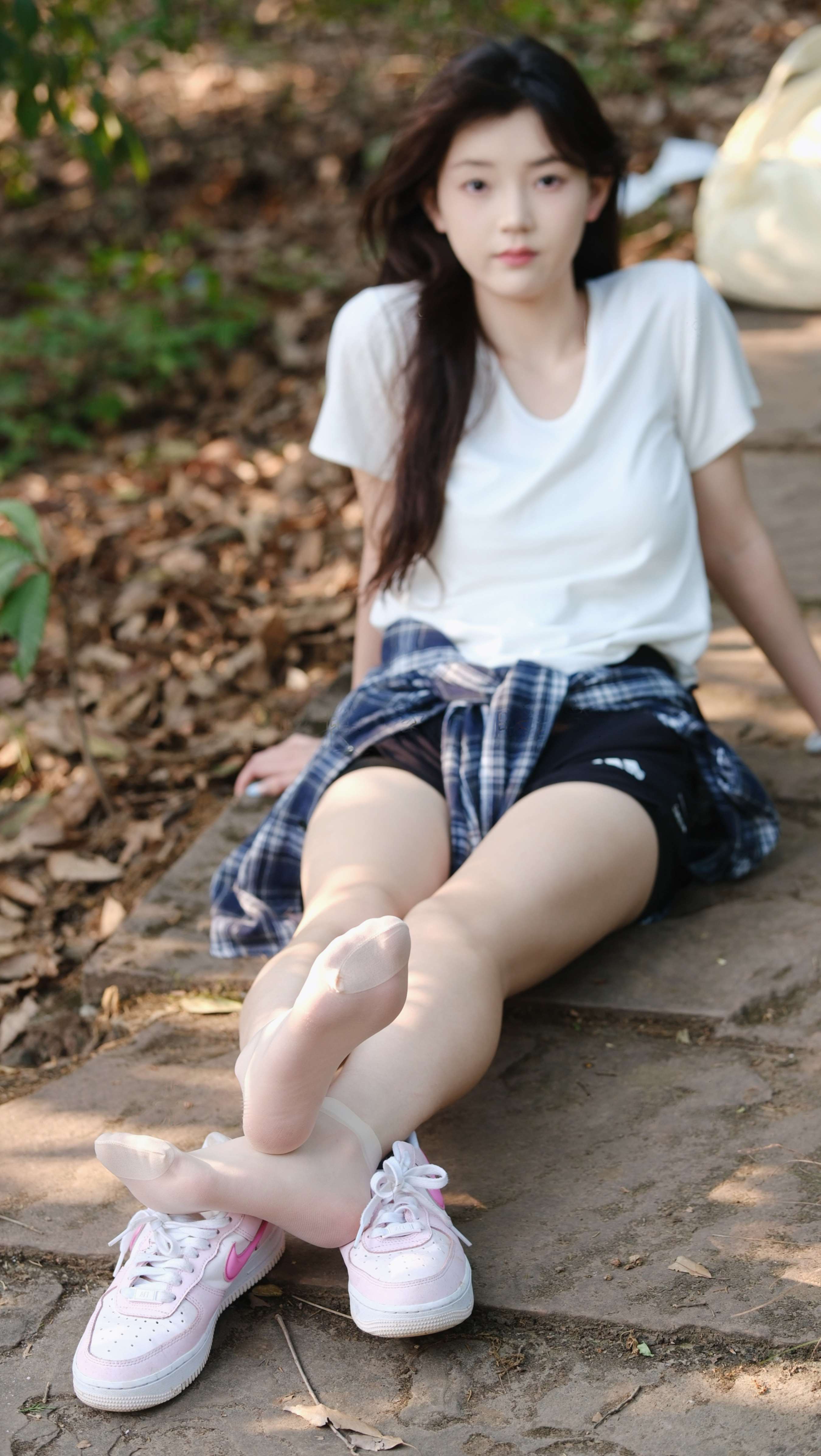 《小姐姐山丘丝足》作品图