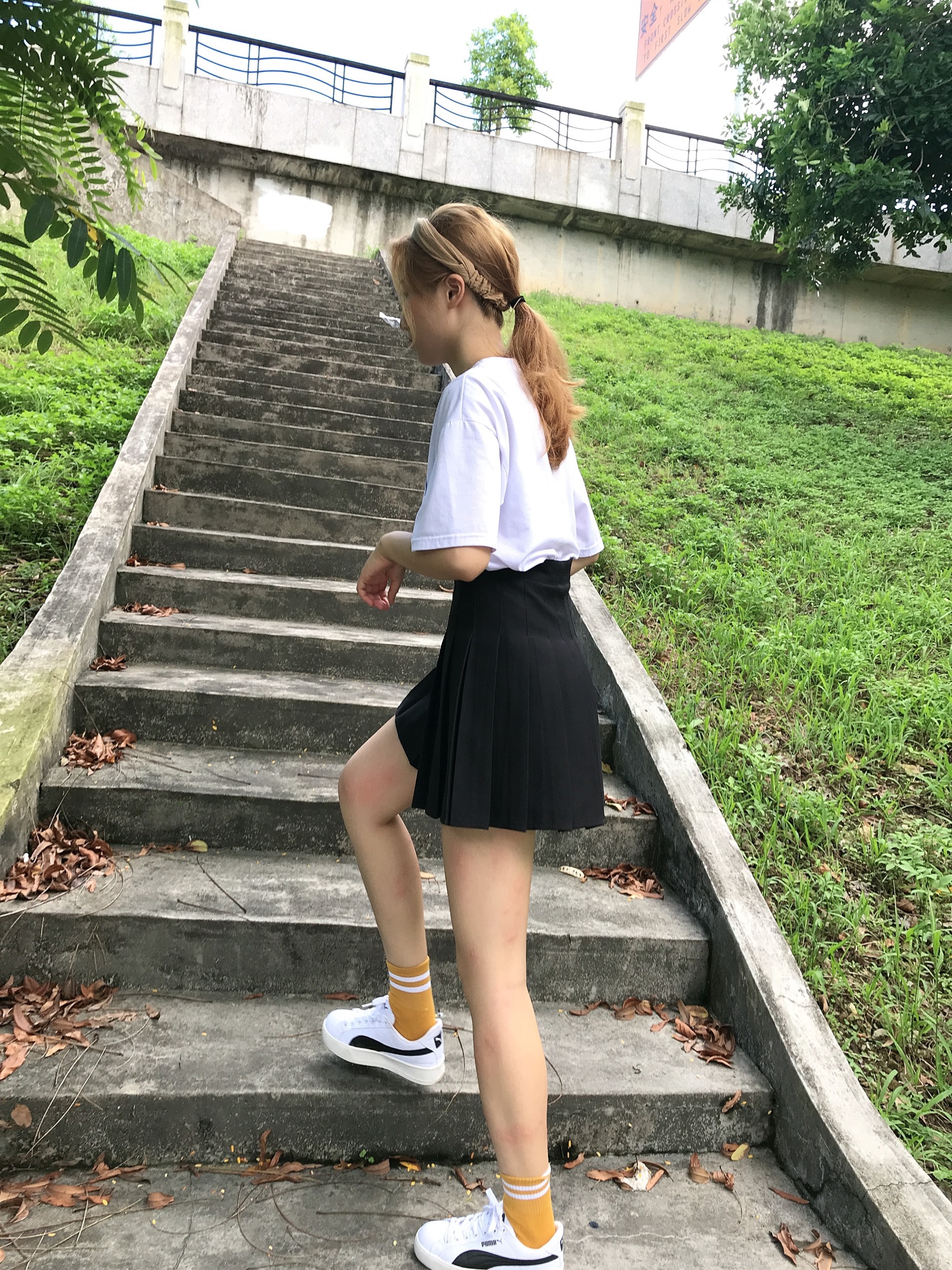 《小姐姐公园踏青+12个视频》作品图