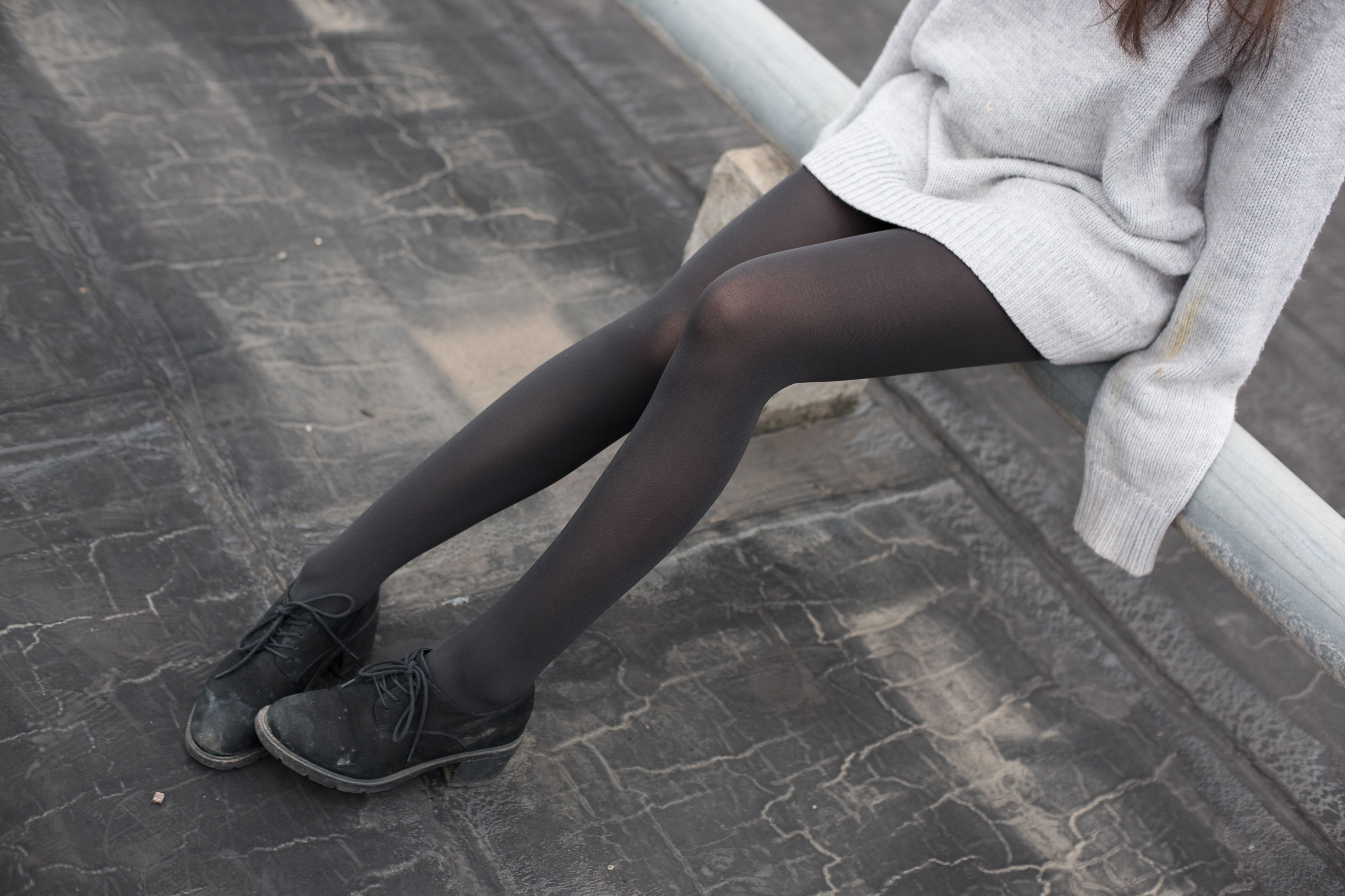 《有点害羞的学妹》作品图