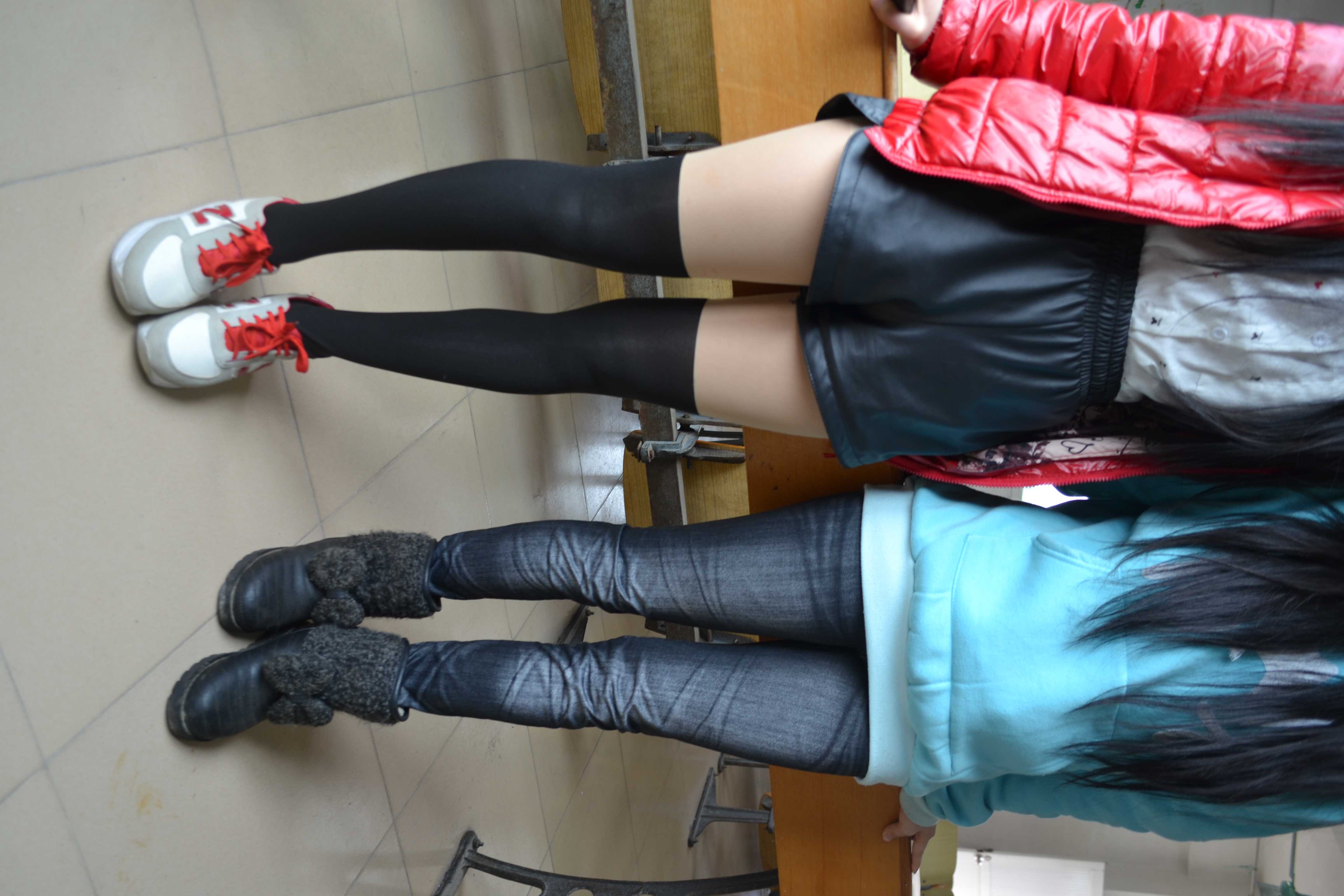 《校园长丝袜の白棉袜》作品图