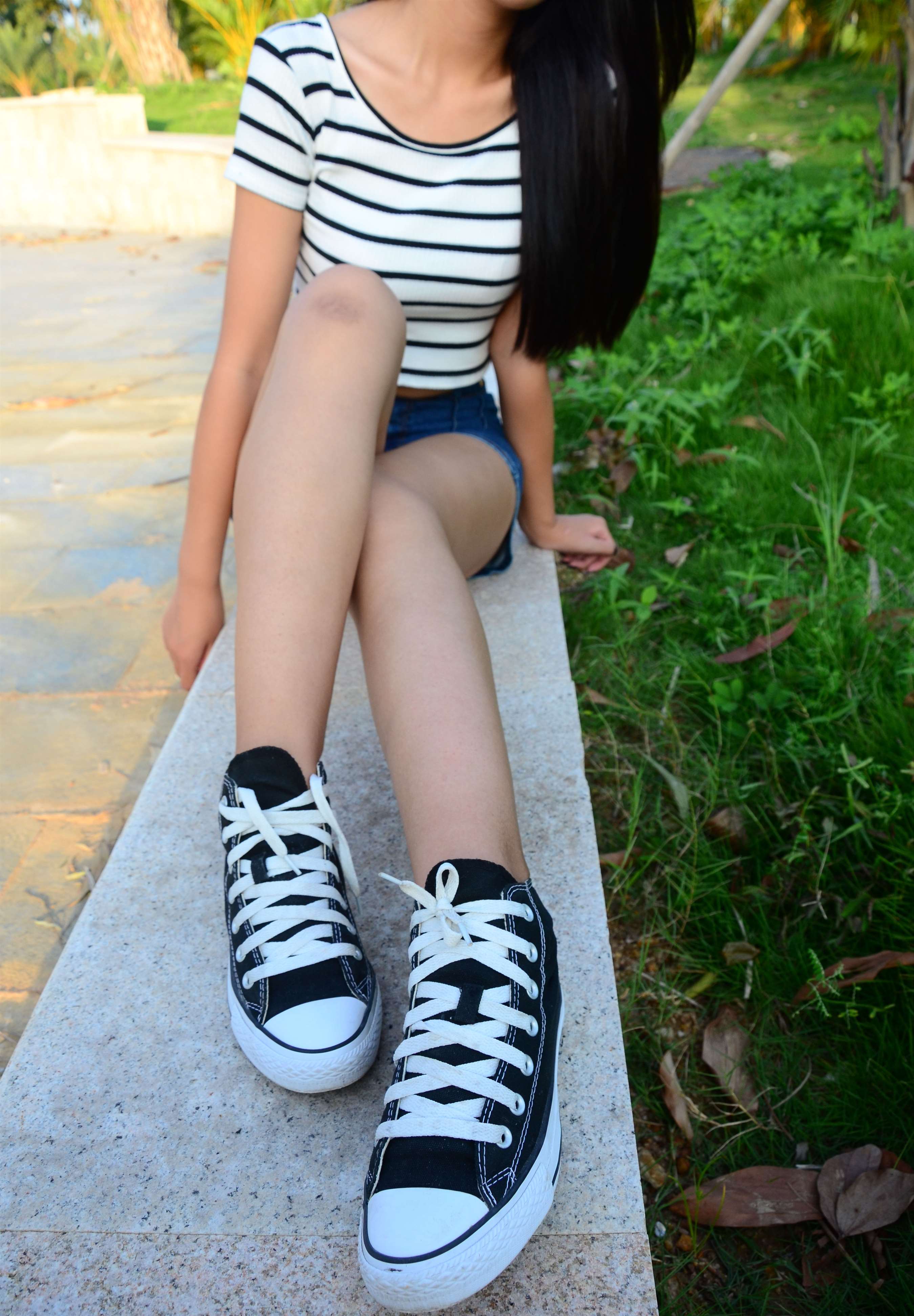 《少女棉袜脚》作品图