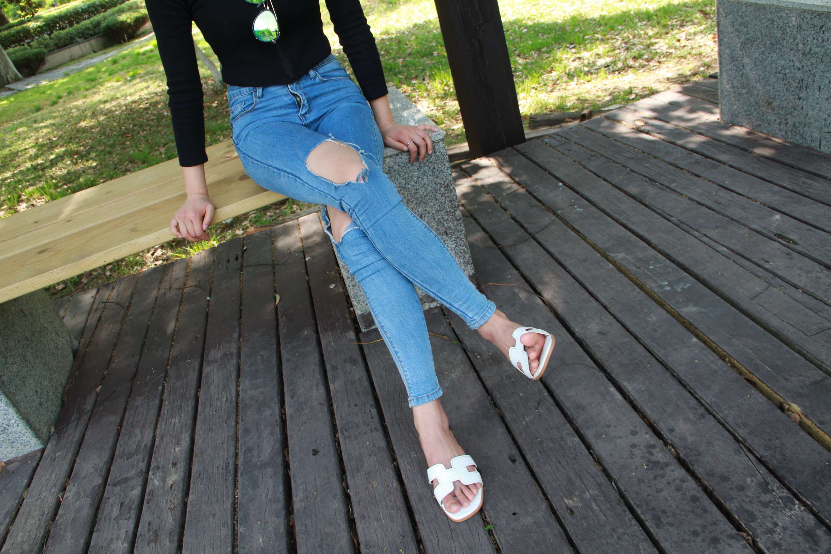 《体育系大三学姐的嫩足》作品图