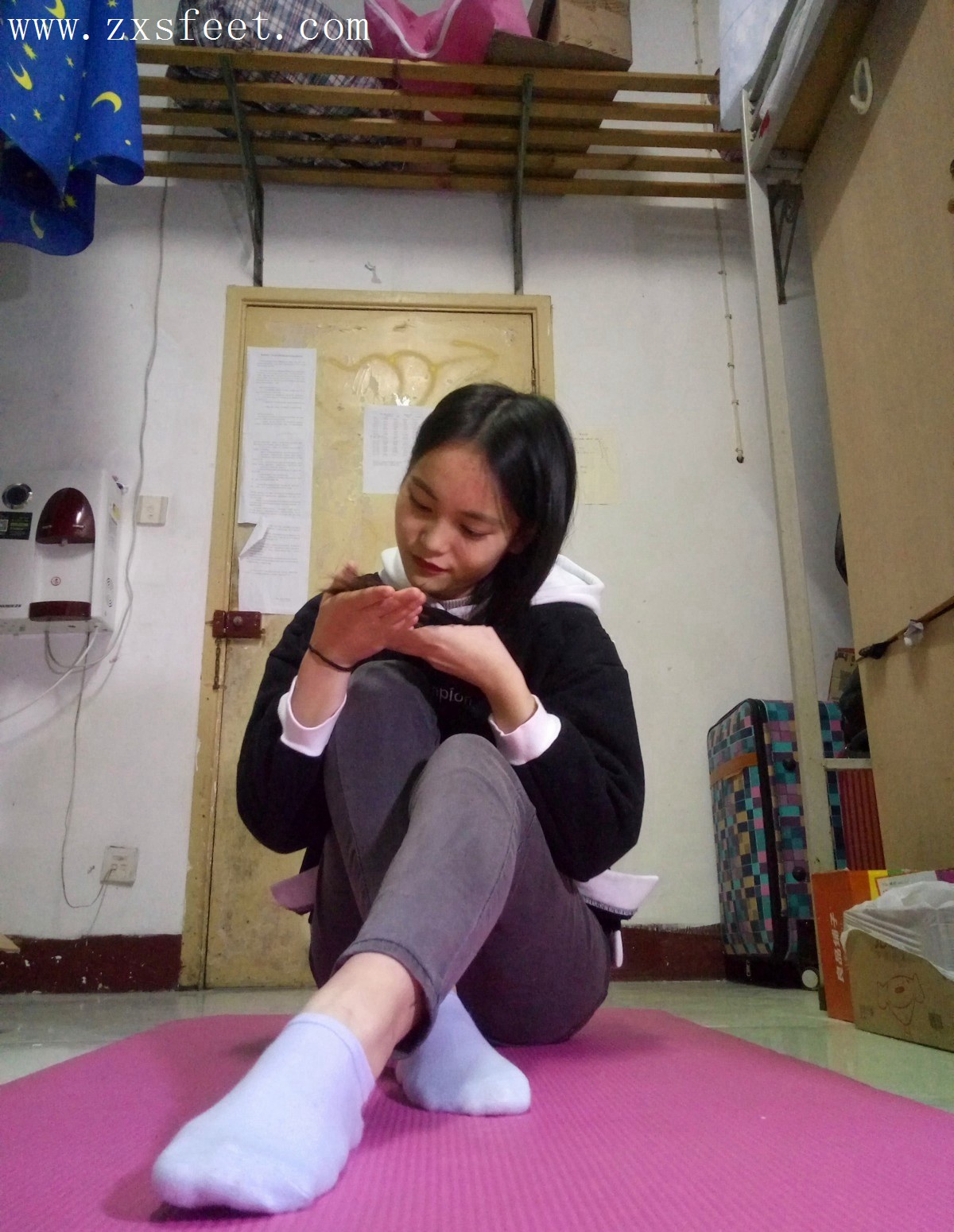 《寝室的拍摄》作品图