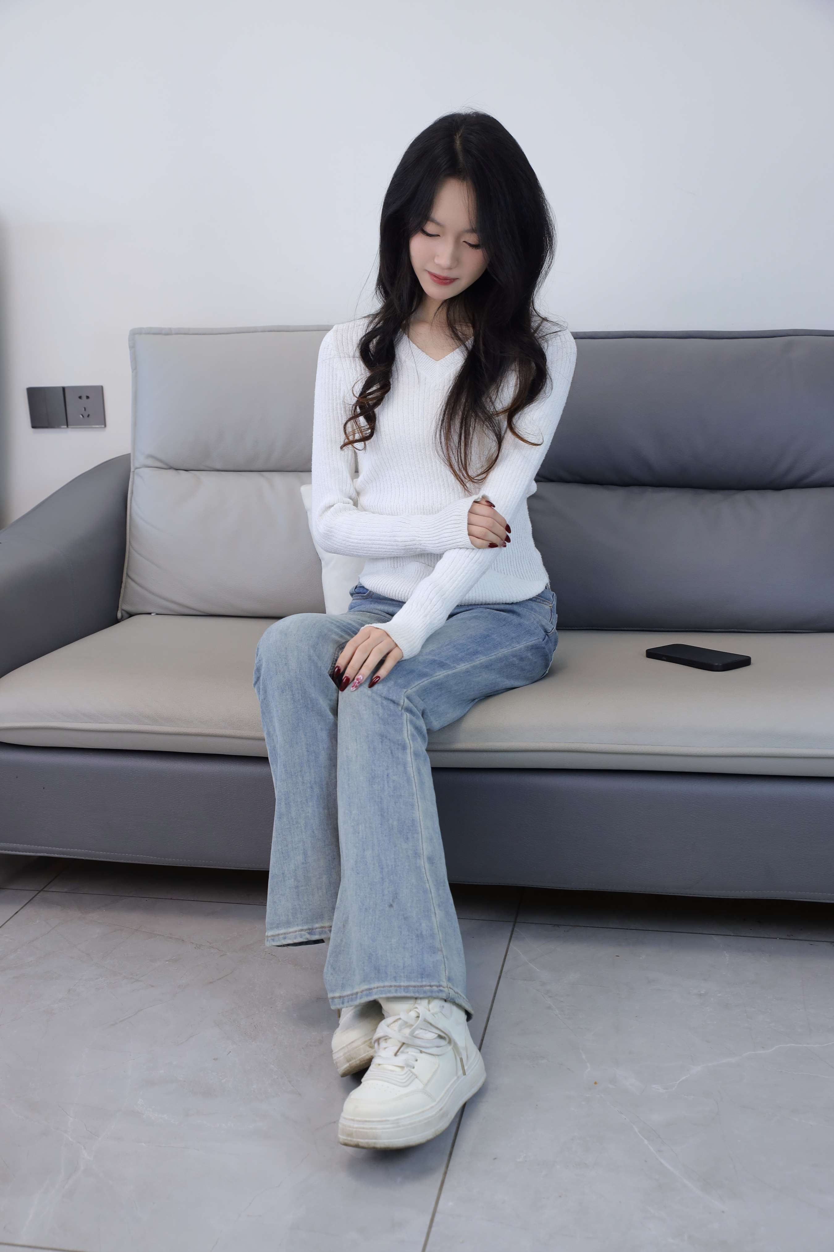 《小艺 牛仔裤の棉袜足》作品图