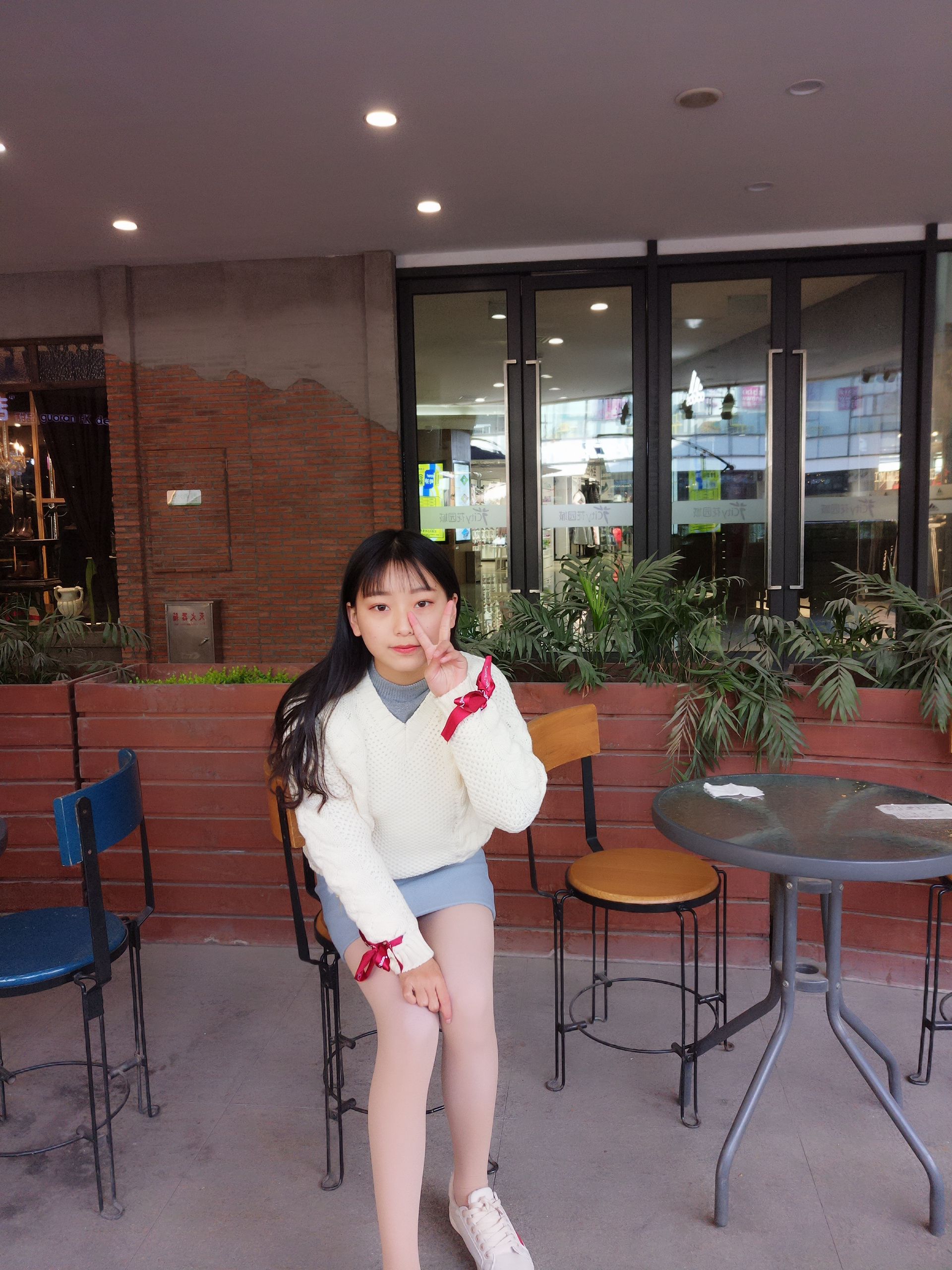 《萌妹子蓓蓓红、白、黄丝袜》作品图