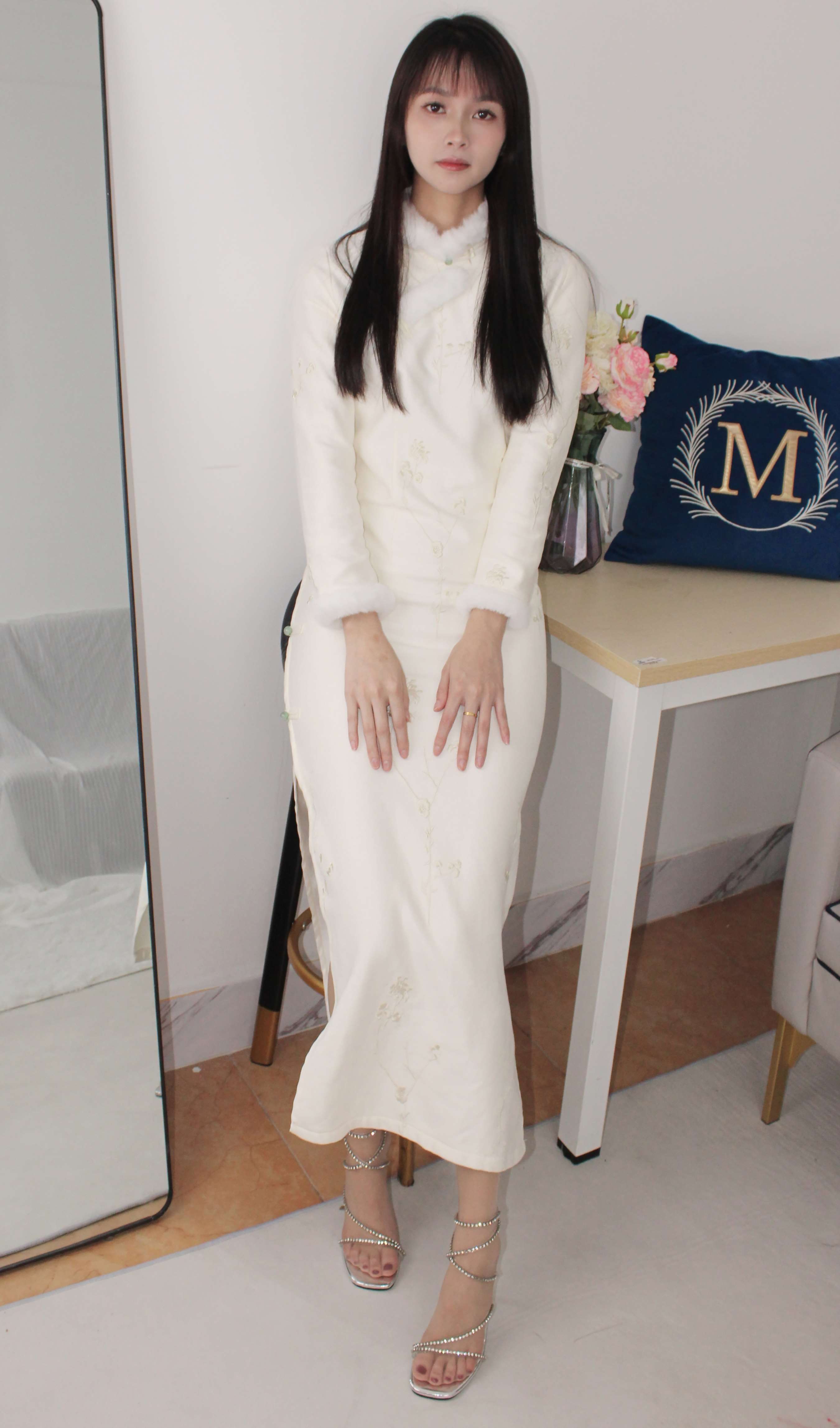 《敏儿-高跟の嫩足》作品图