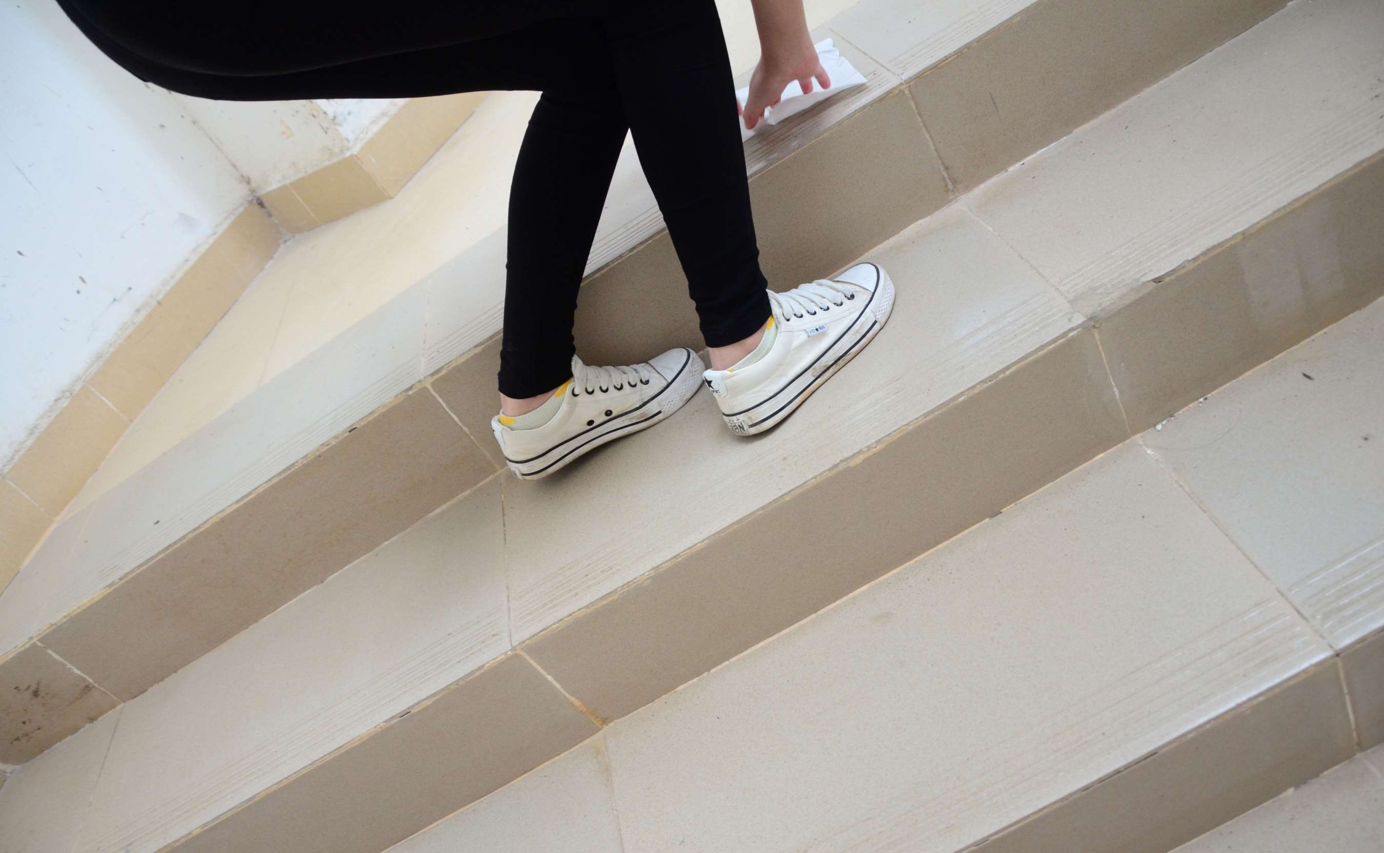 《白帆布鞋の棉袜》作品图