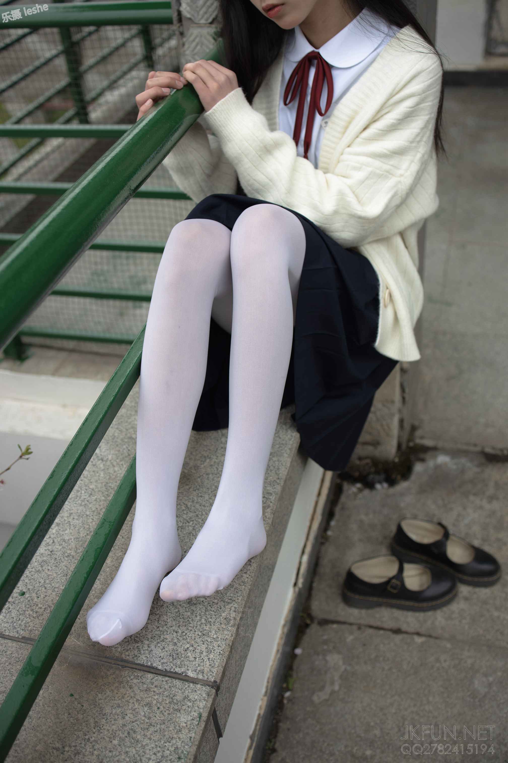 《白丝少女》作品图