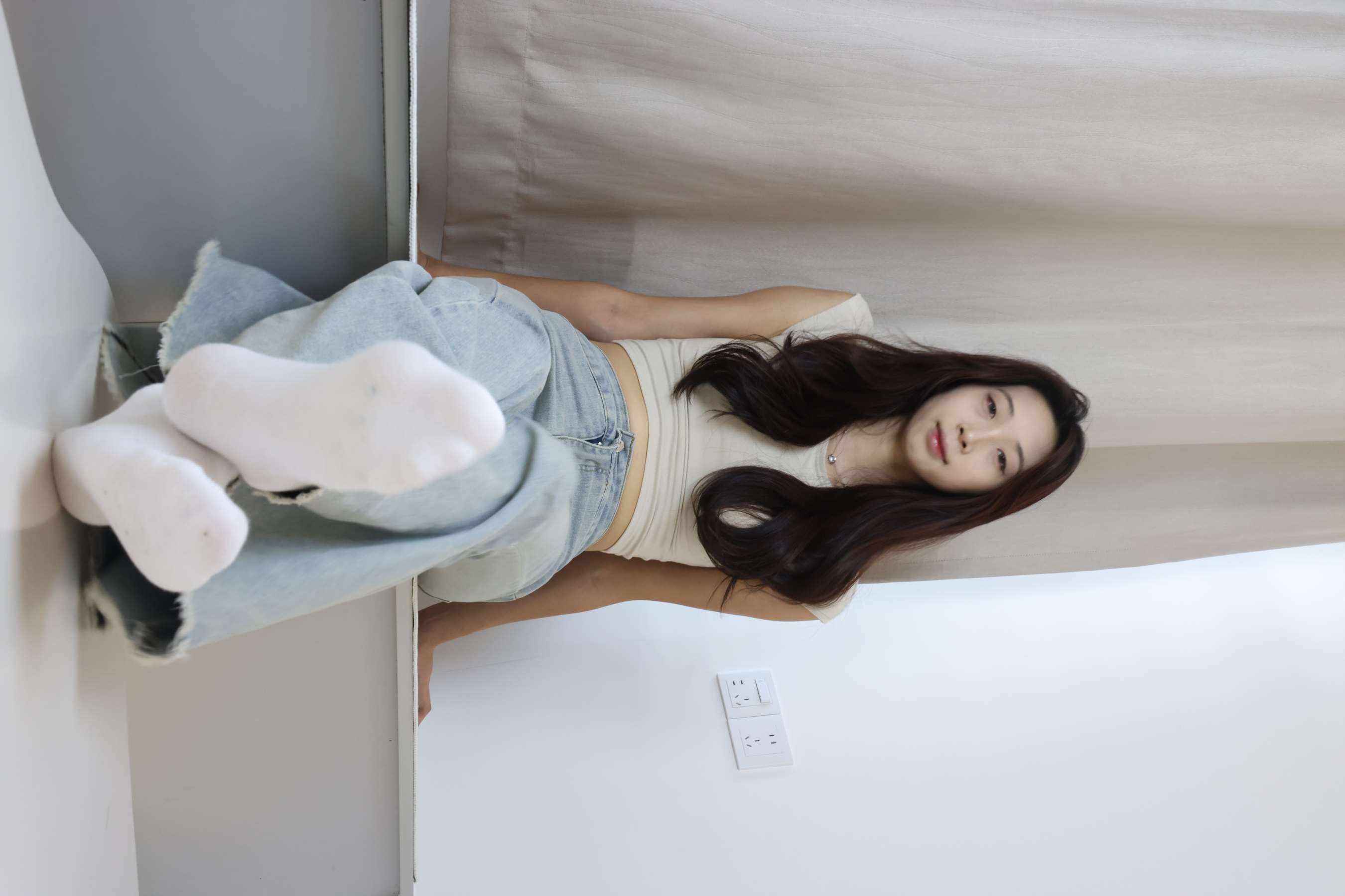 《秋月 牛仔の棉袜、嫩足》作品图