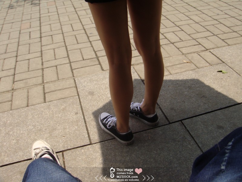 《黑色帆布鞋船袜萝莉》作品图