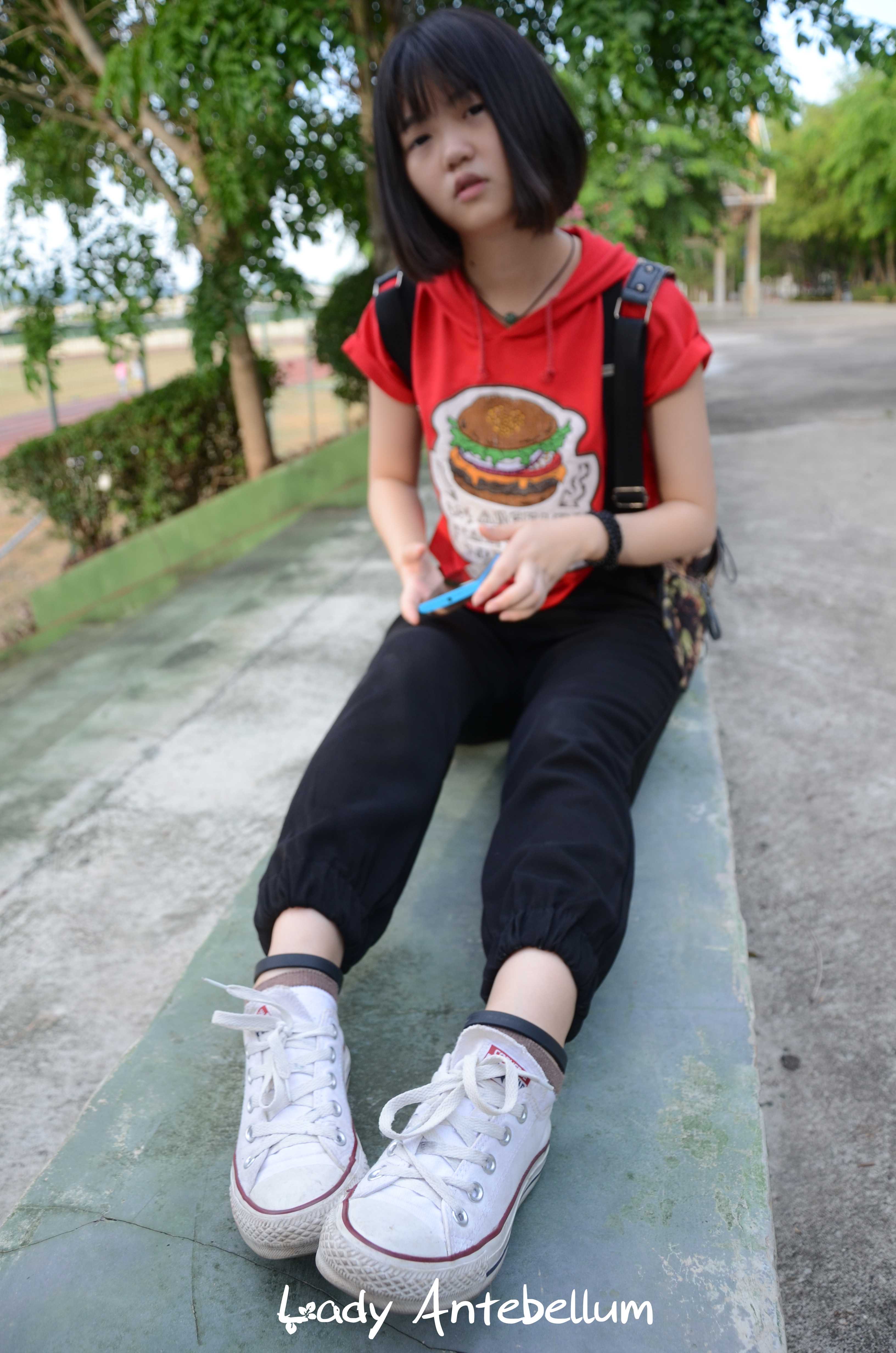 《有味道的白锦袜》作品图