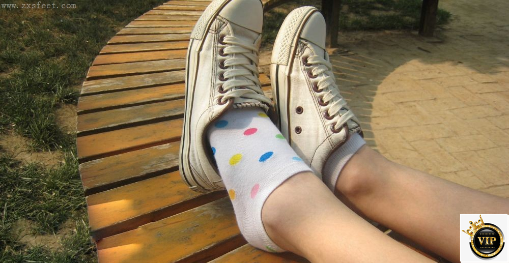 《户外的歇息》作品图