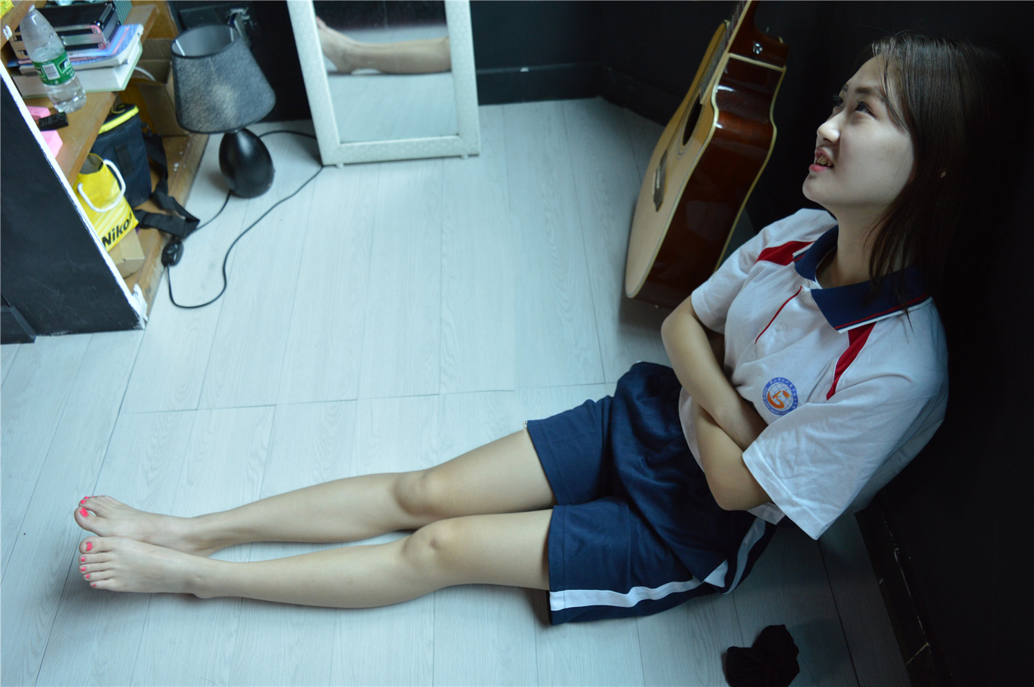 《喜欢弹吉他的学妹》作品图