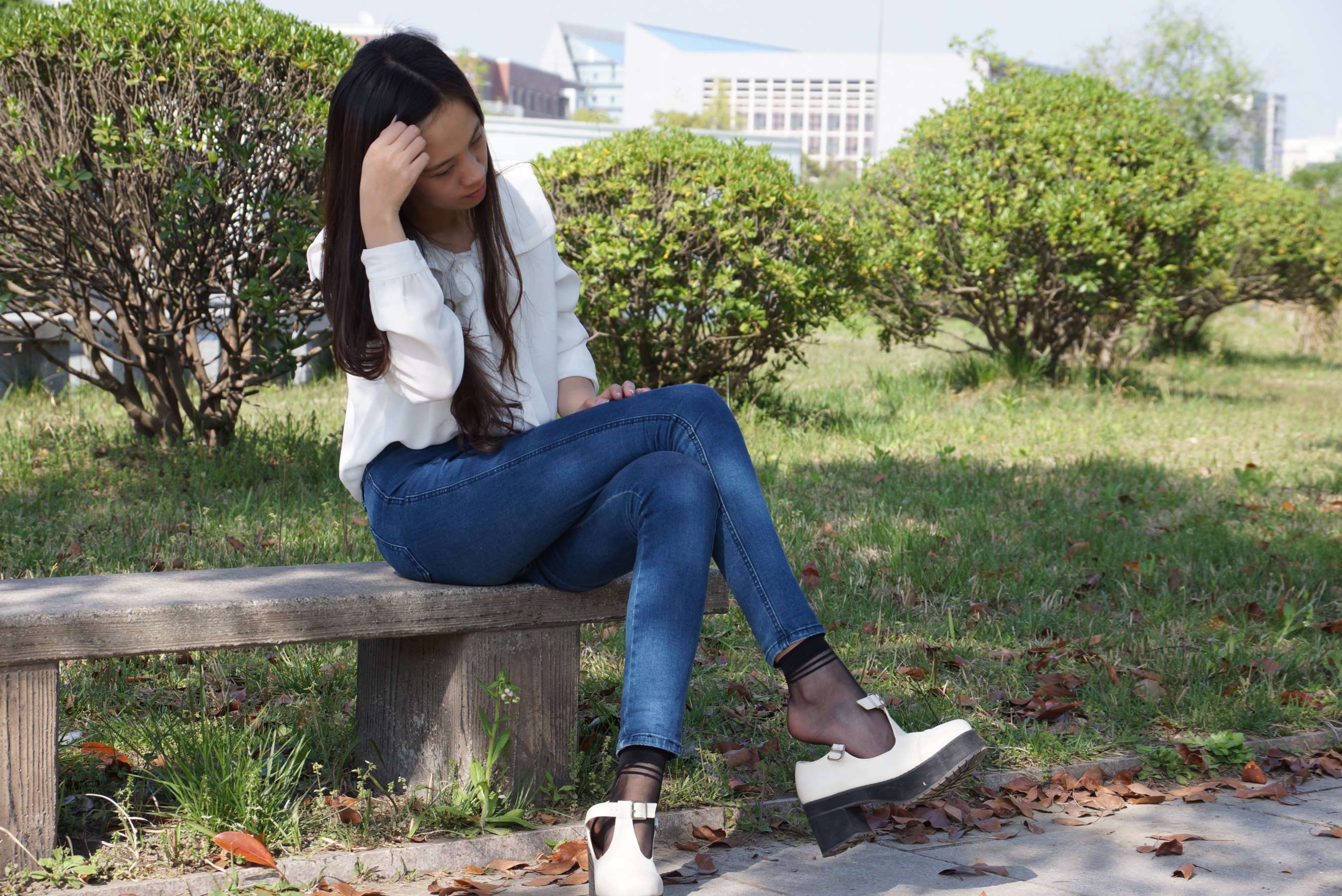 《学妹原味短黑丝の脱袜》作品图