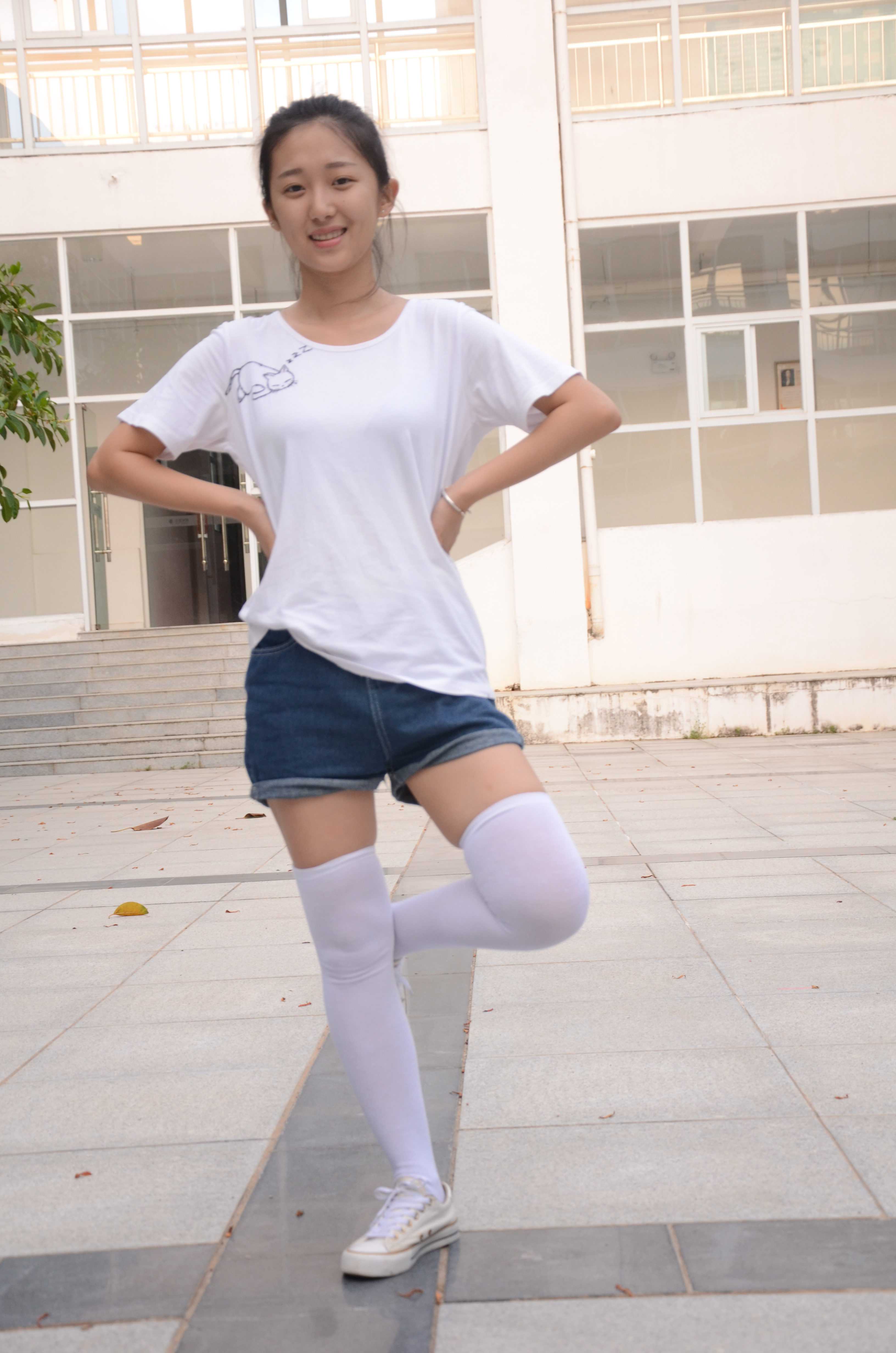 《清纯学妹长白袜》作品图