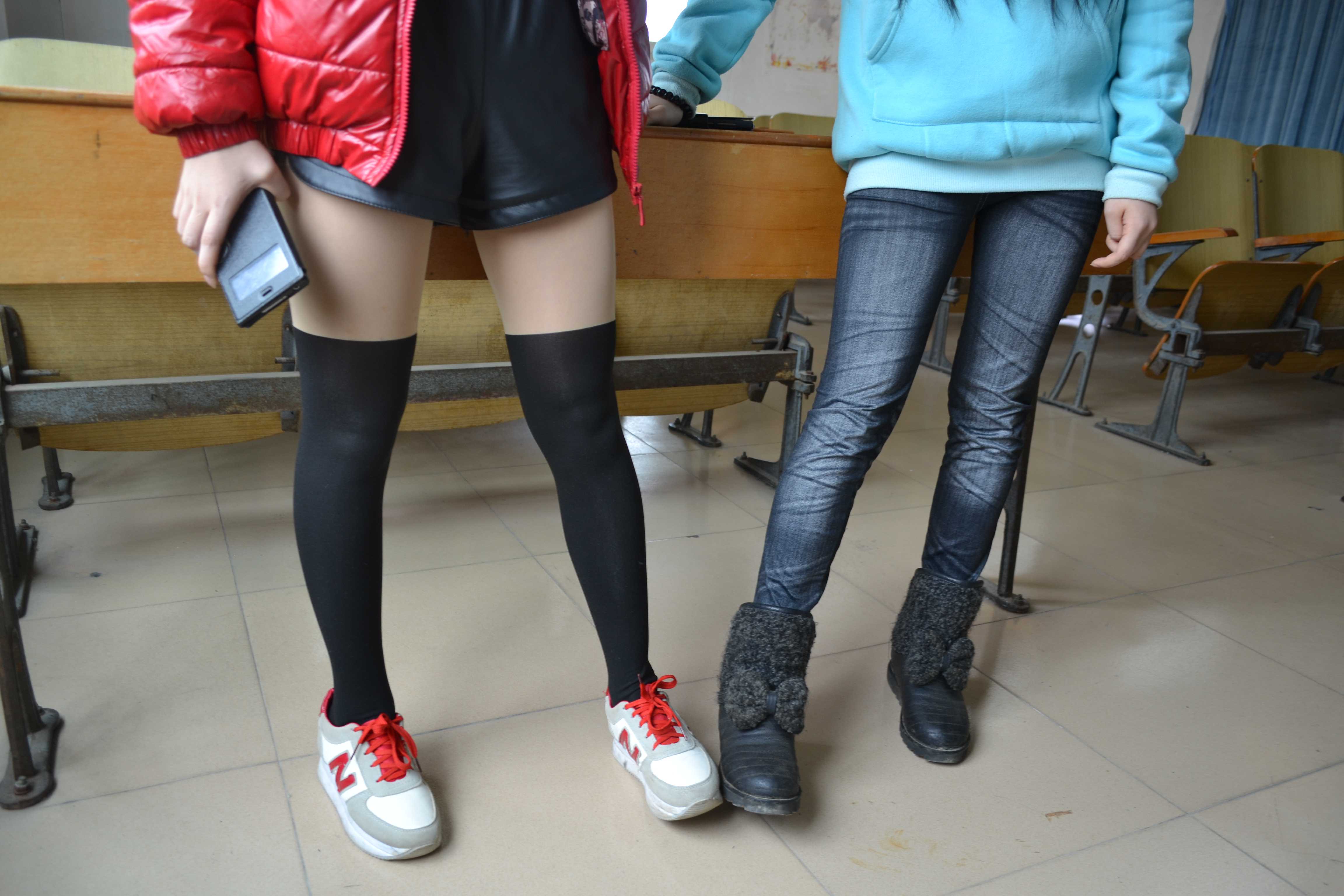 《校园长丝袜の白棉袜》作品图