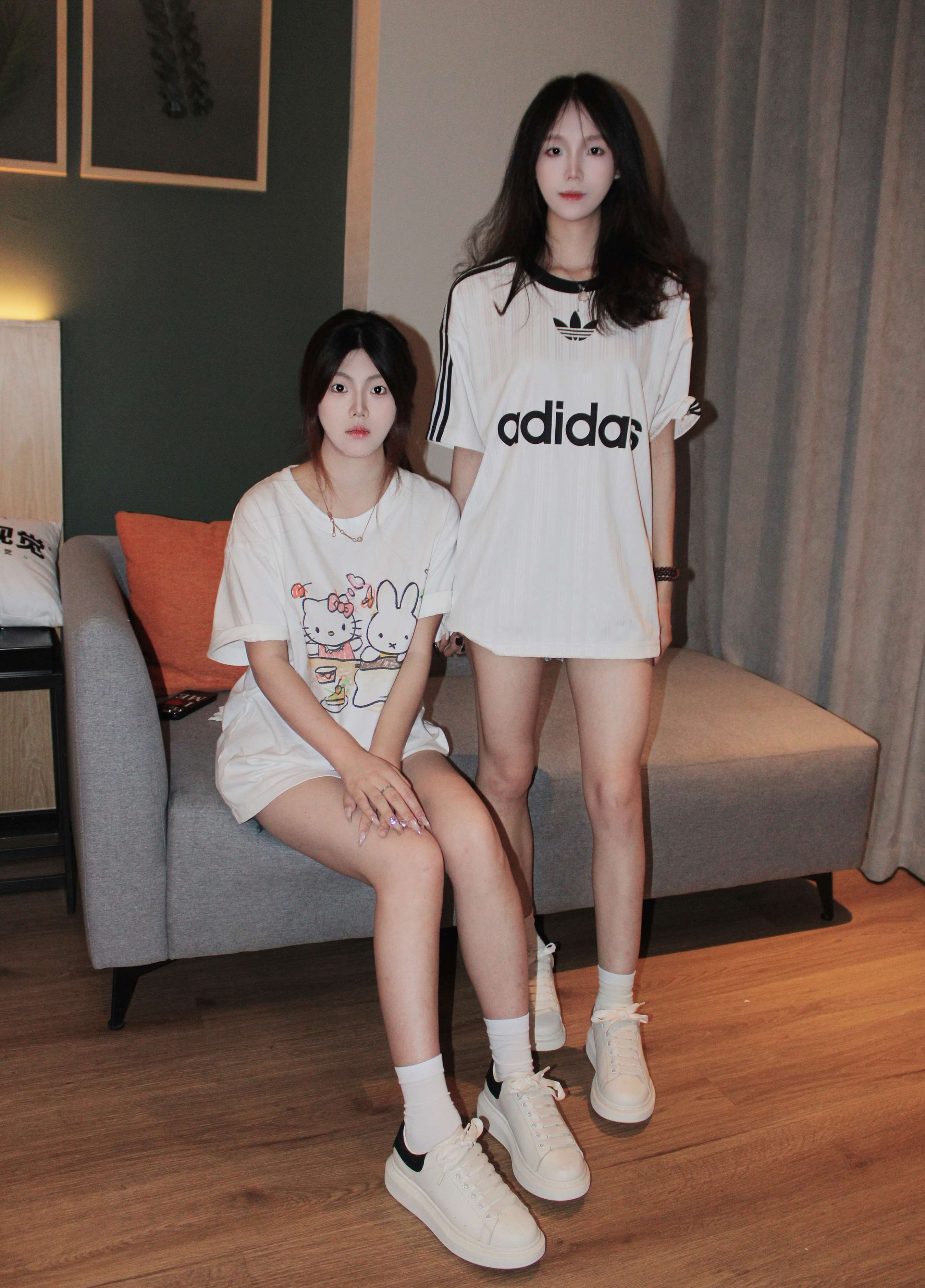 《小苹果和芳芳双人休闲短裤》作品图