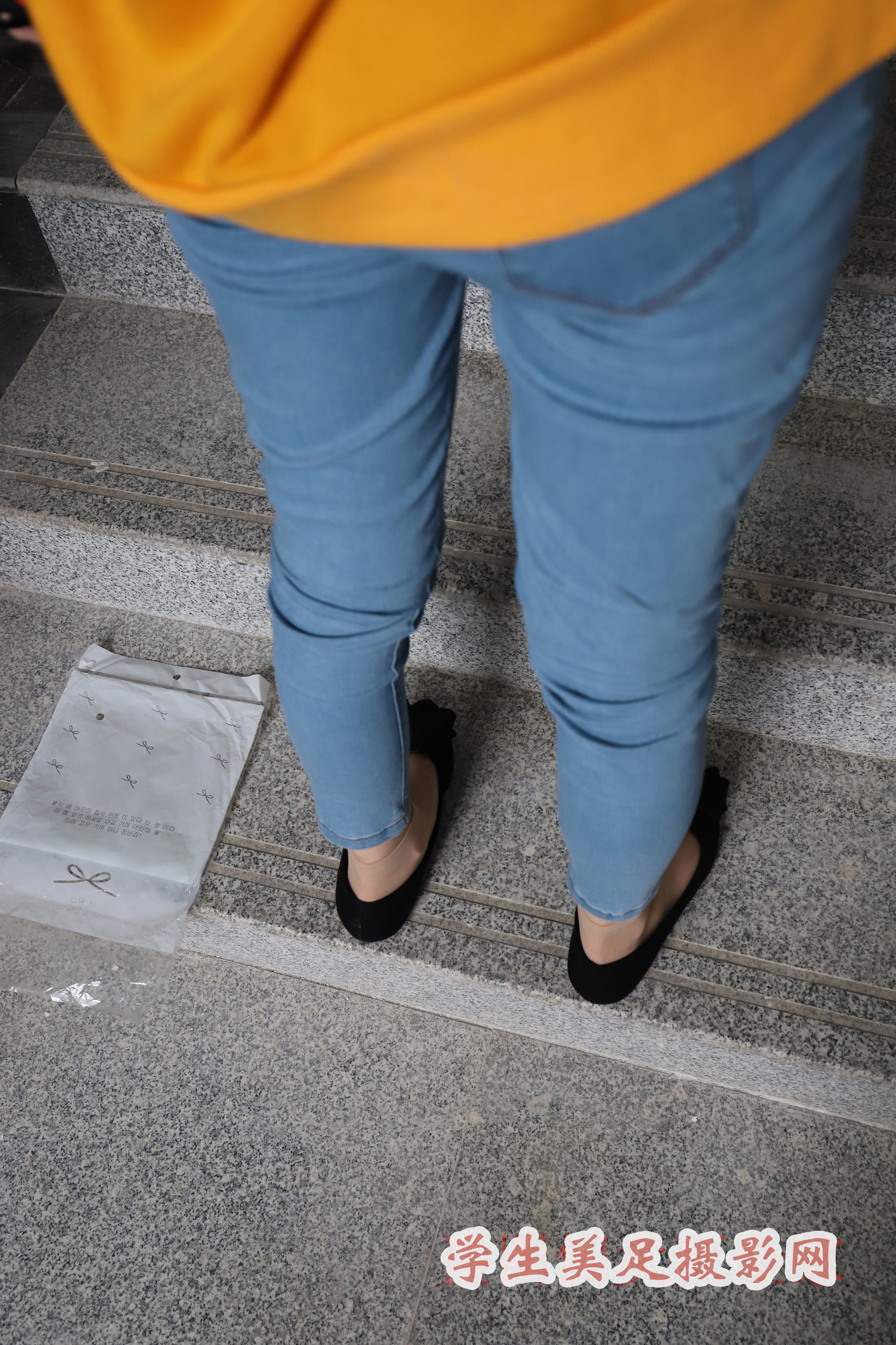 《学妹短丝脱袜全过程》作品图