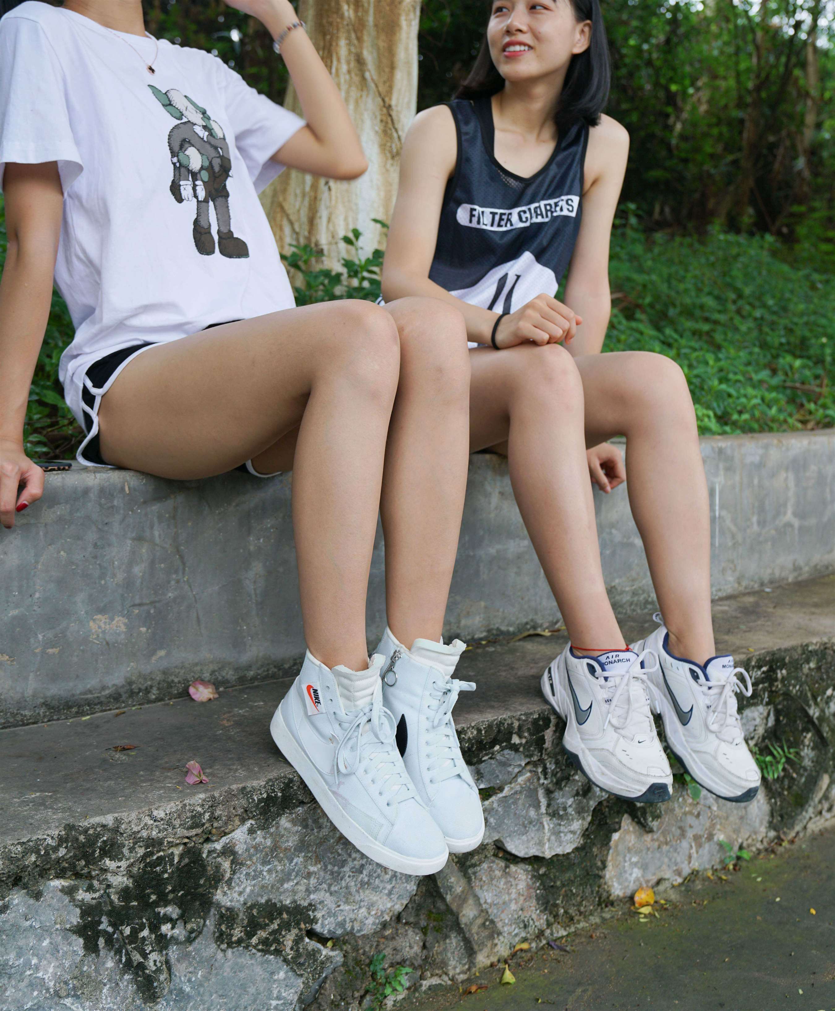 《篮球场上学妹互jio》作品图