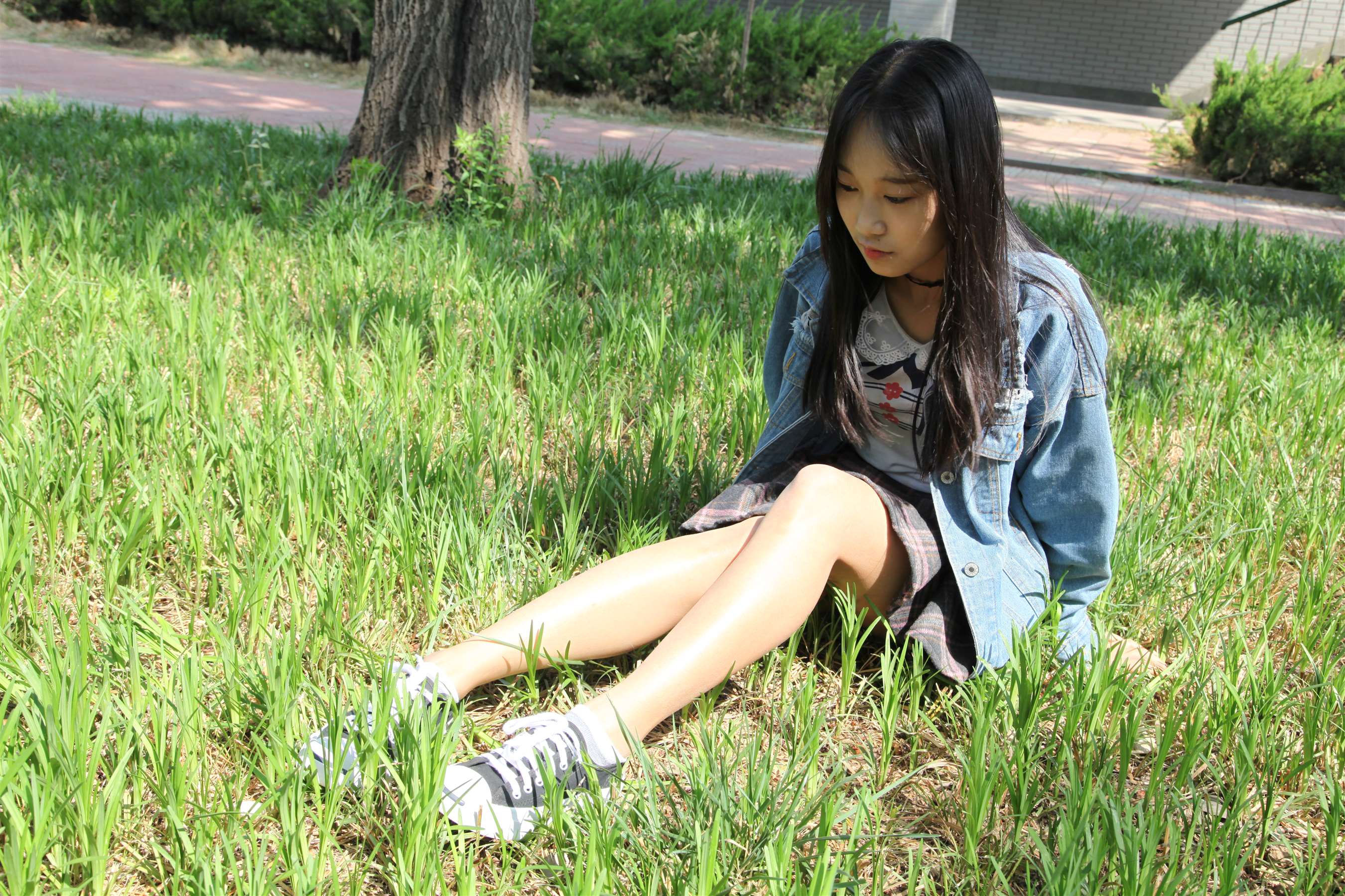 《黑帆布搭配3双袜子の裸足》作品图