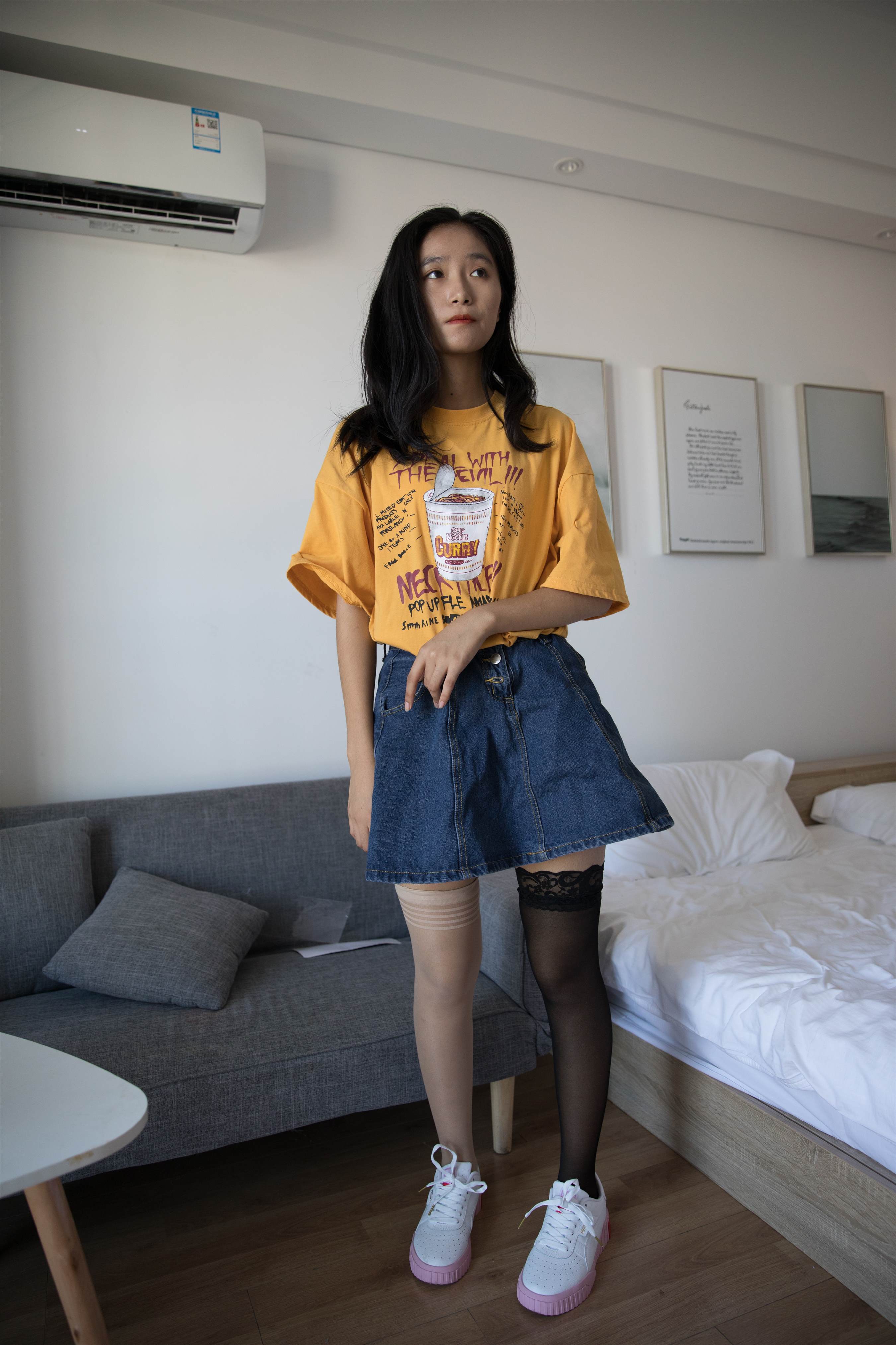 《学妹多套袜子脚丫【视频1个网盘下载】》作品图