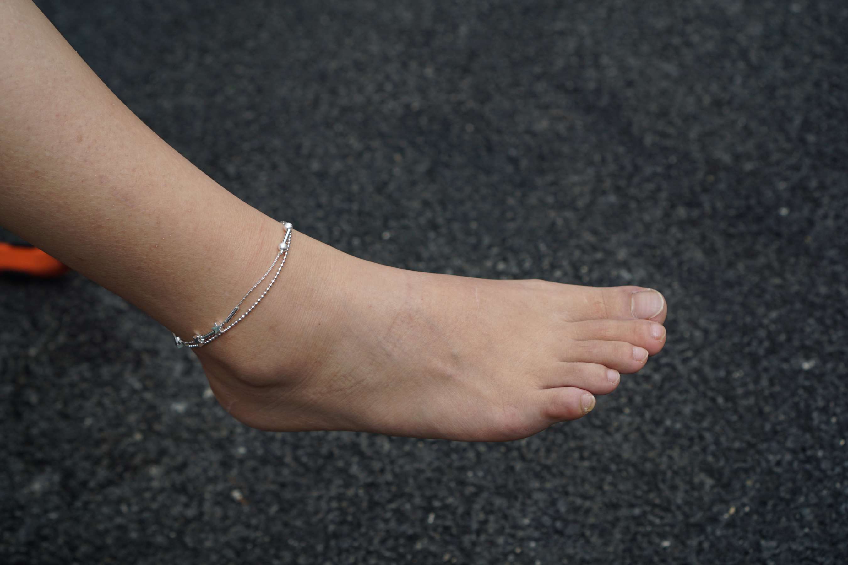 《小罗小姐姐创意园赤脚》作品图