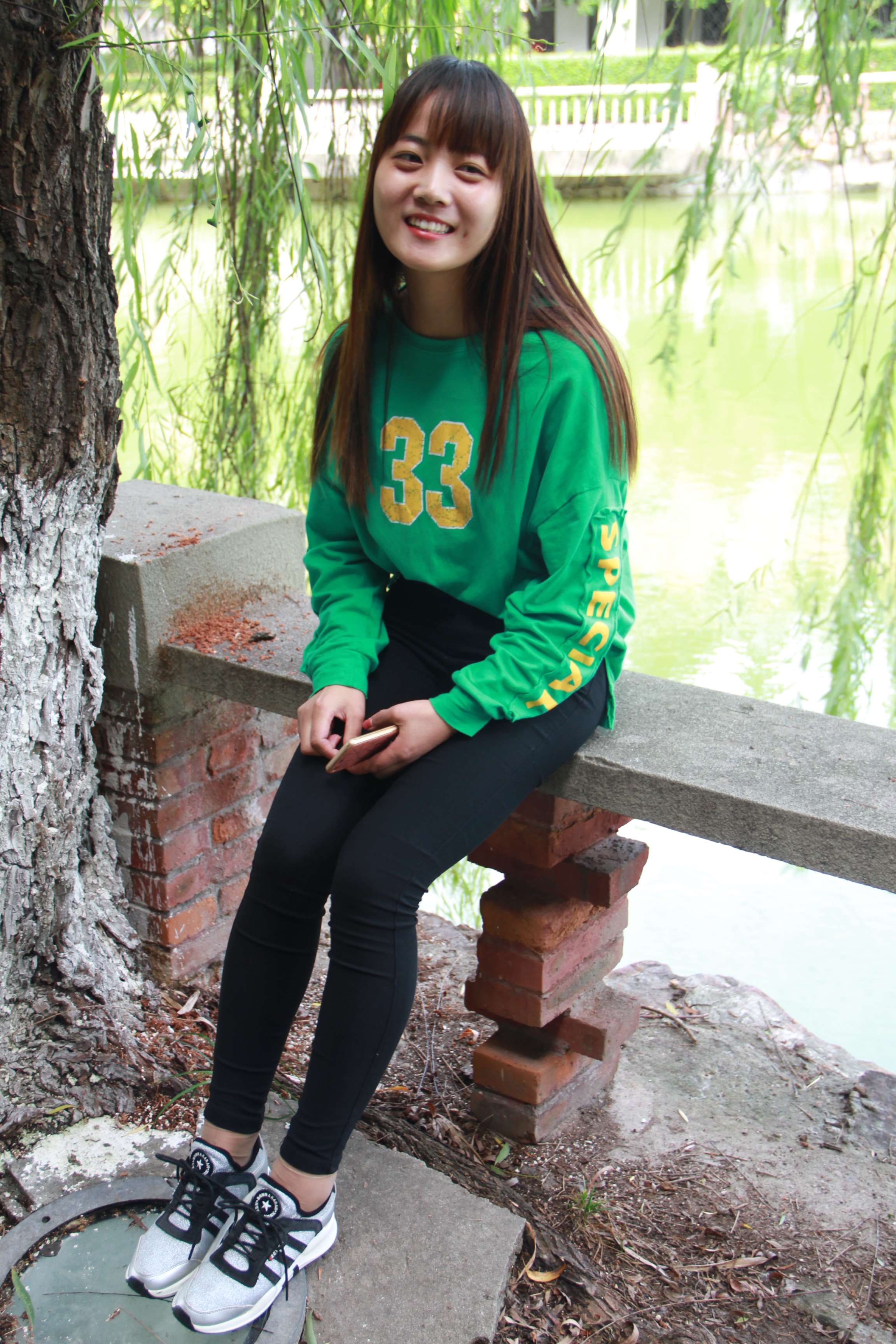 《艺术系の梅梅师妹的短肉丝》作品图