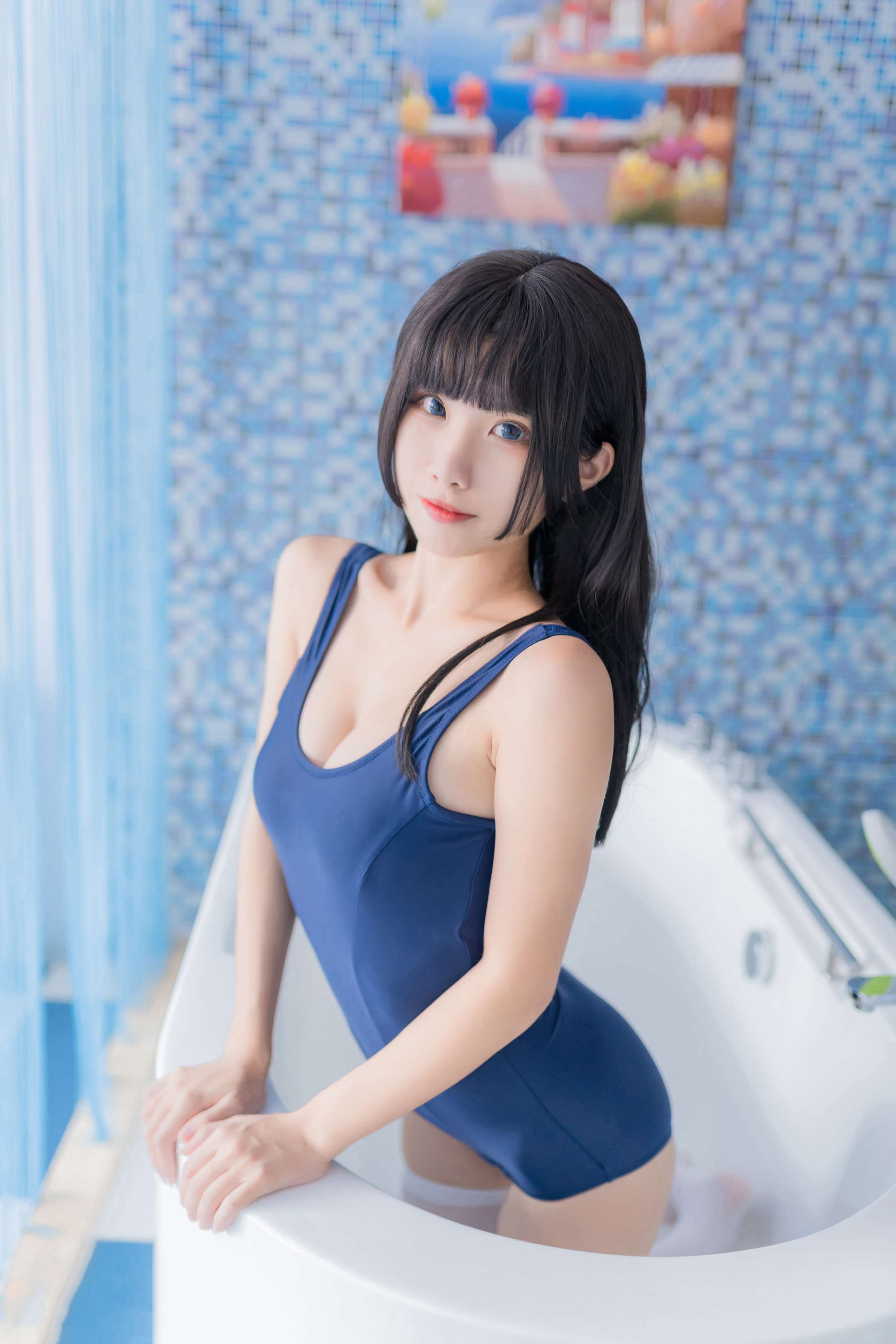 《少女浴缸死库水展丝足》作品图