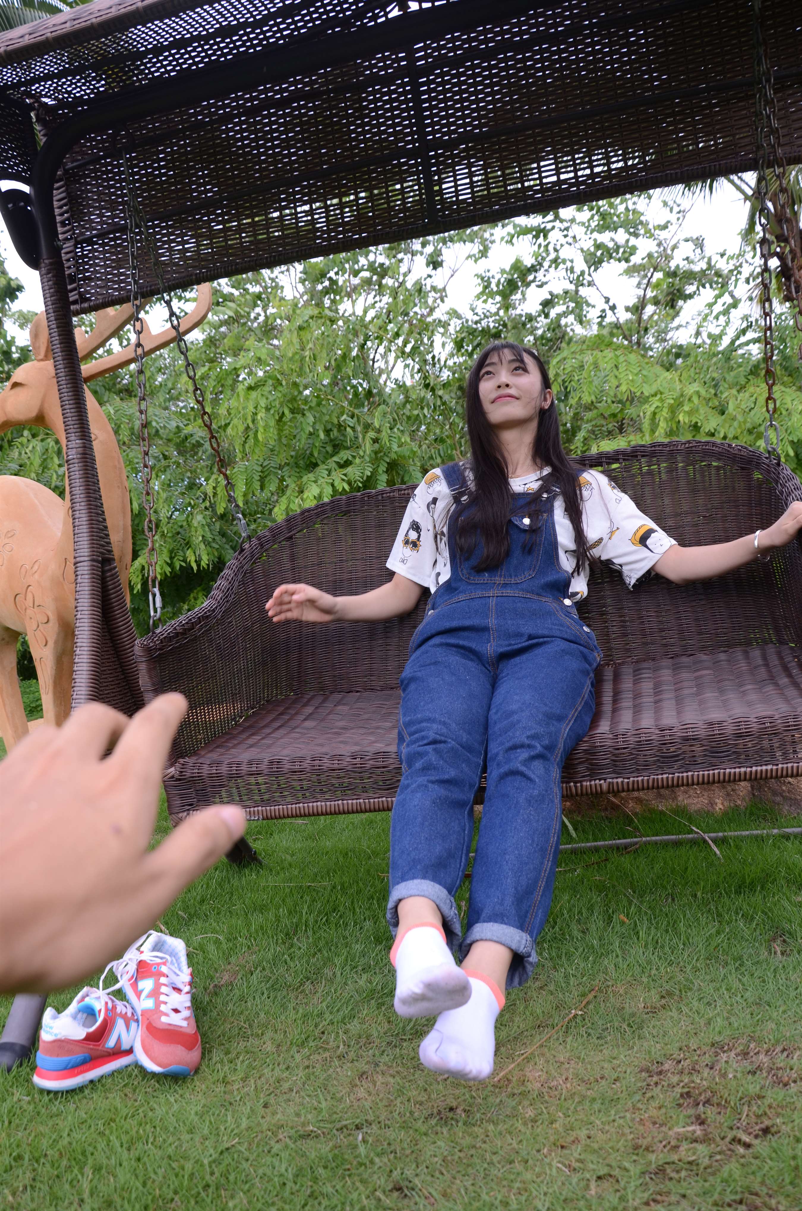 《牛仔の白棉袜脚》作品图