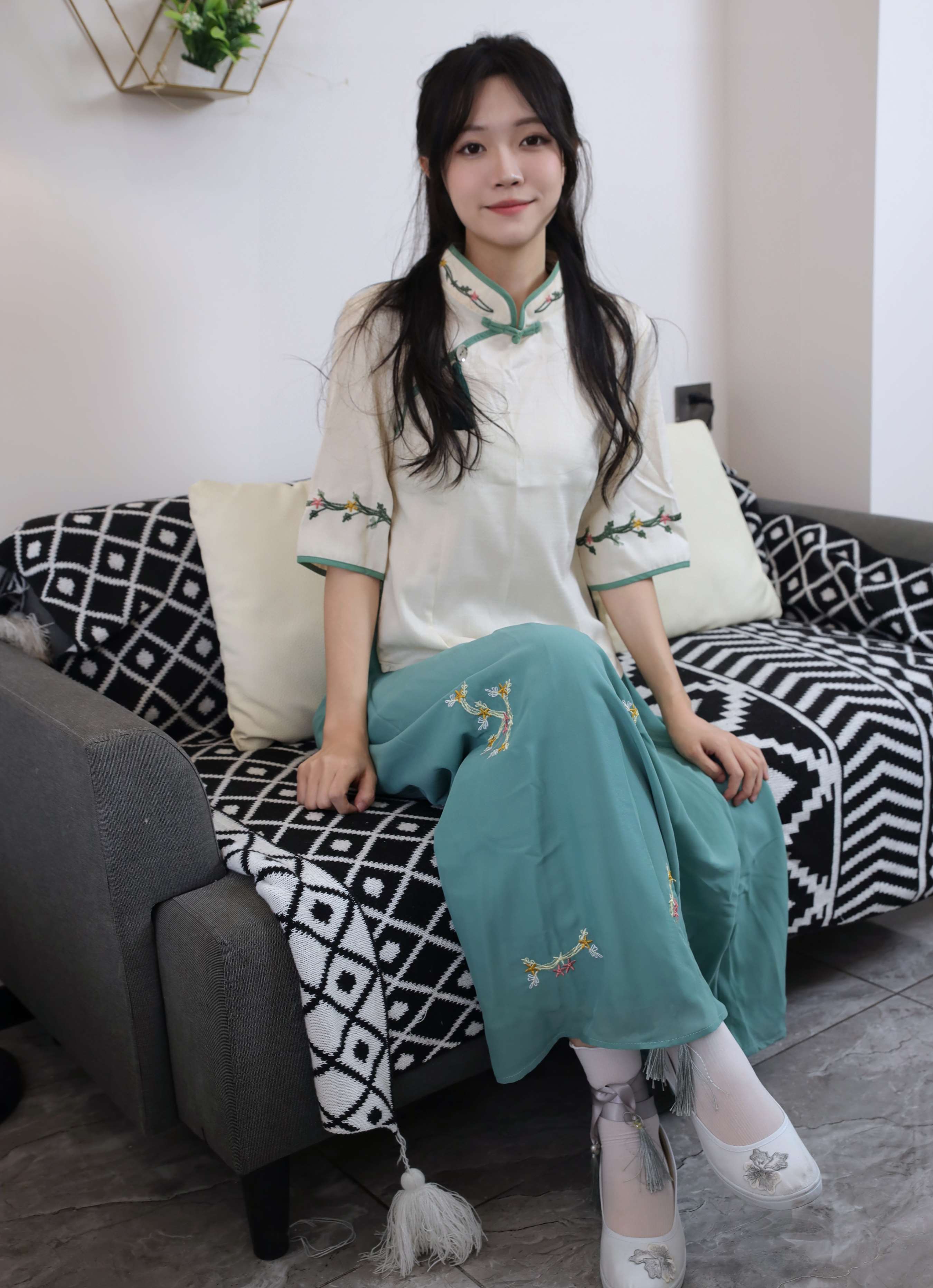 《yuuu 汉服套装 白色短袜》作品图