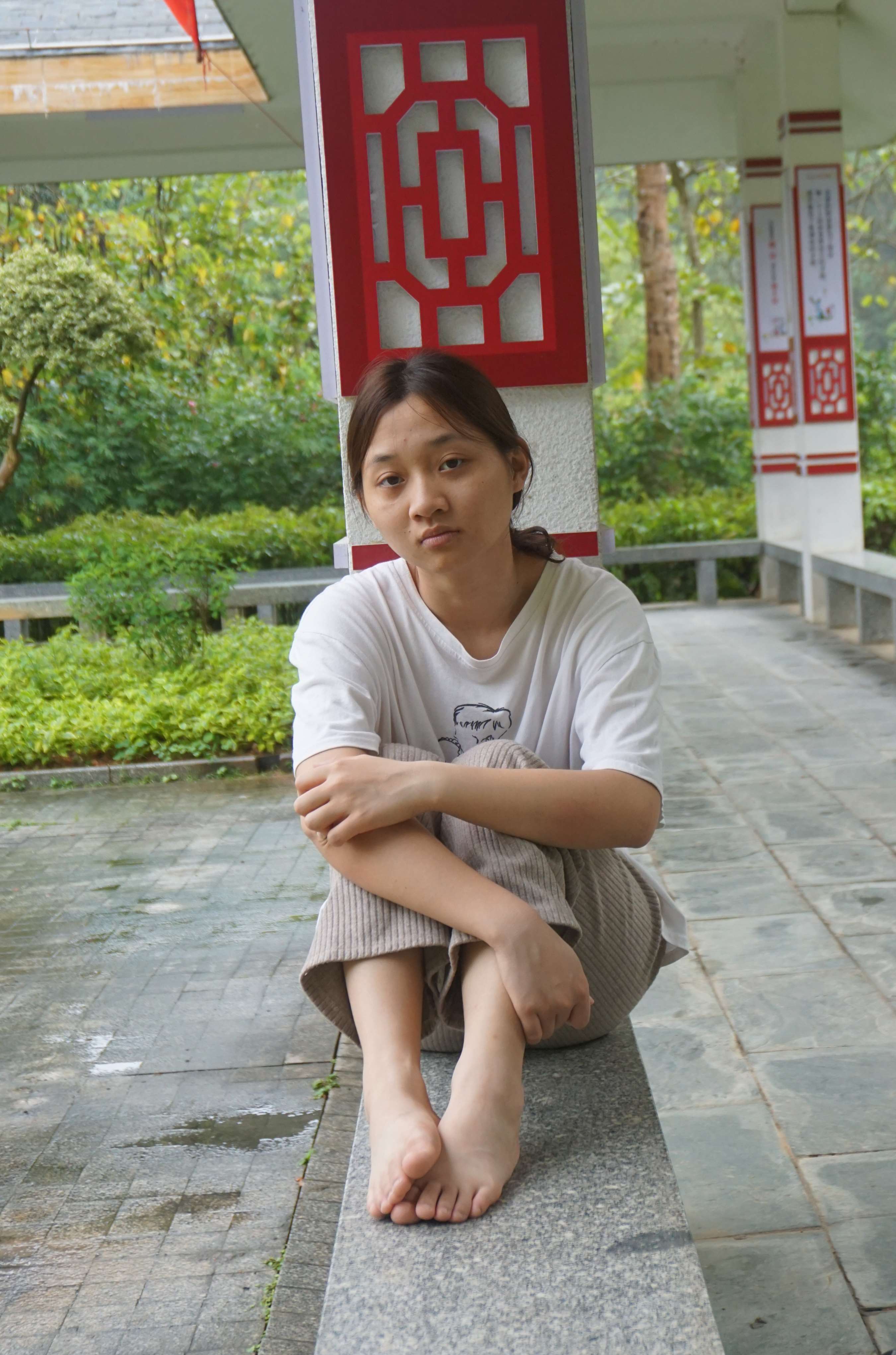 《大学生小岚》作品图