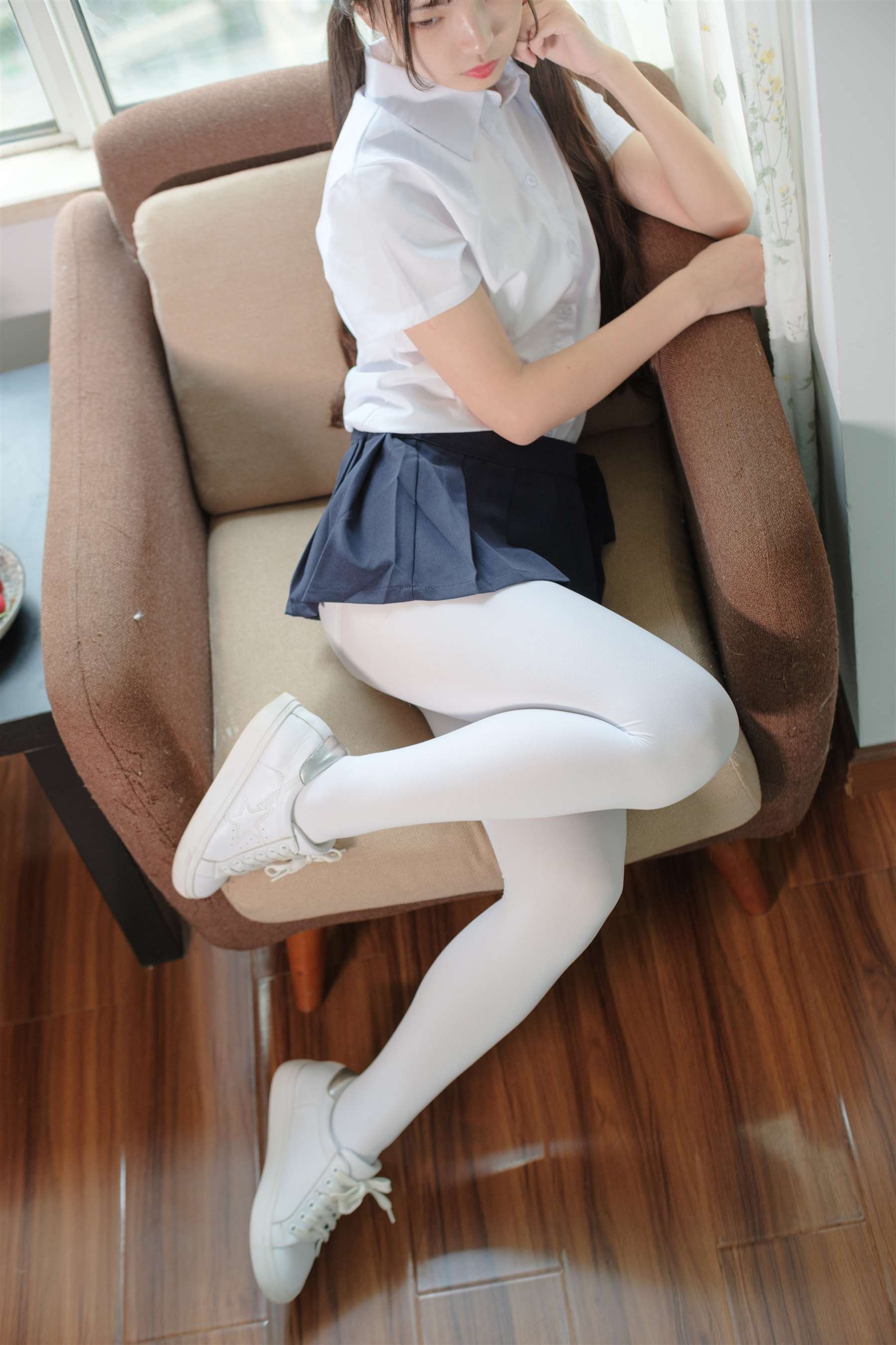 《衬衣白丝袜脚丫+视频1个》作品图