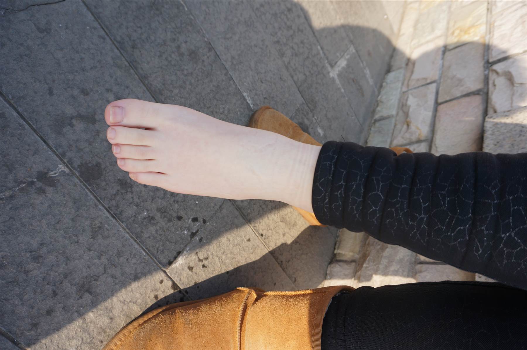 《刘老师的别致袜子+【视频1个百度网盘下载】》作品图