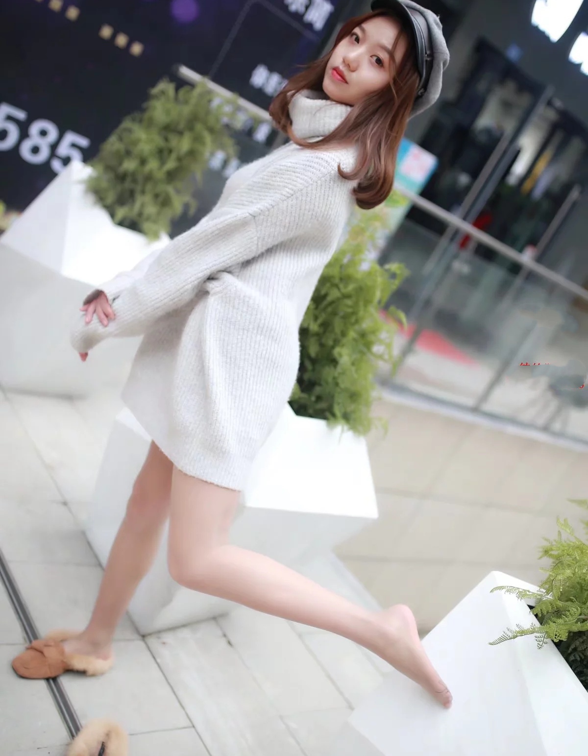 《毛毛鞋の丝足》作品图