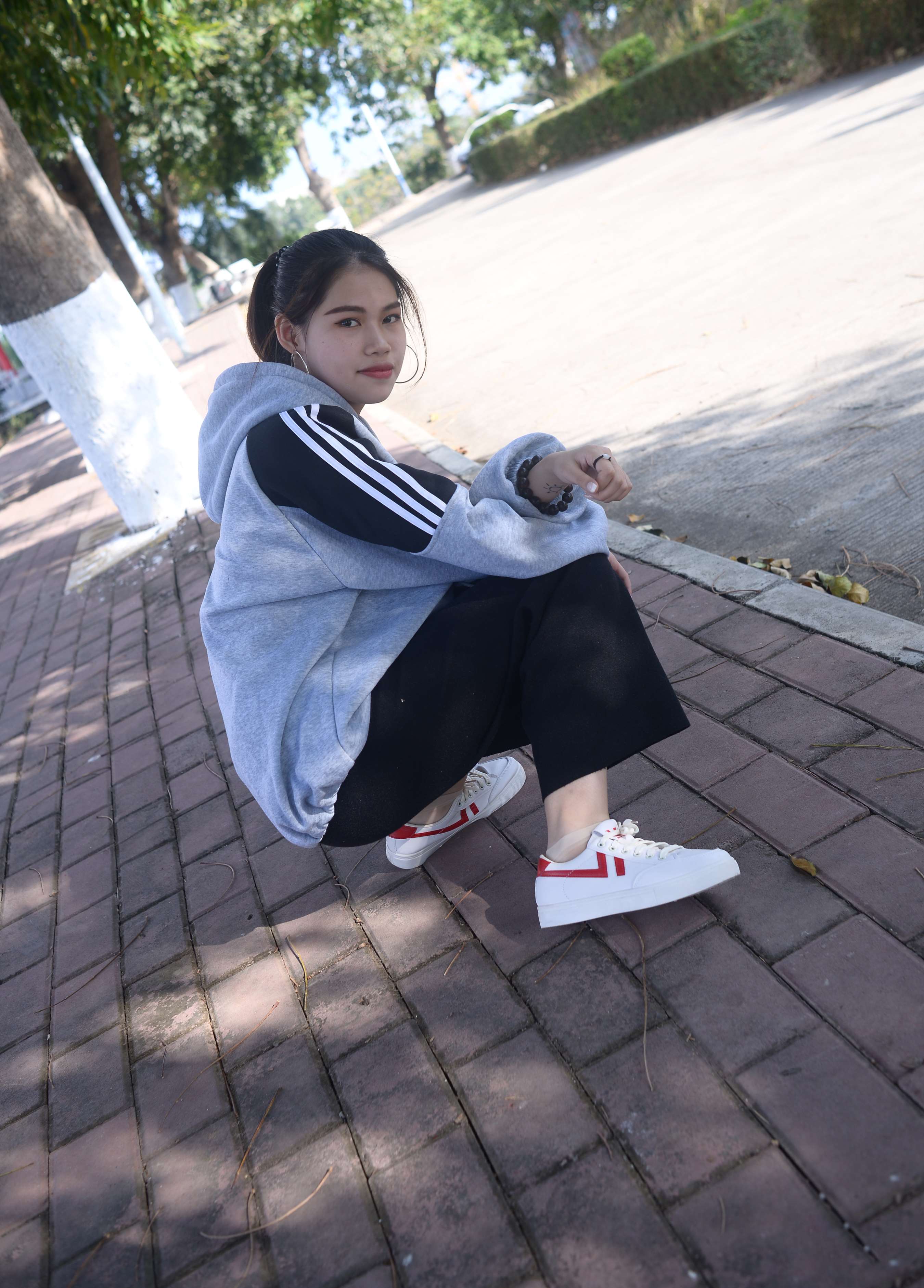 《苏瑶 檐上落下的星》作品图