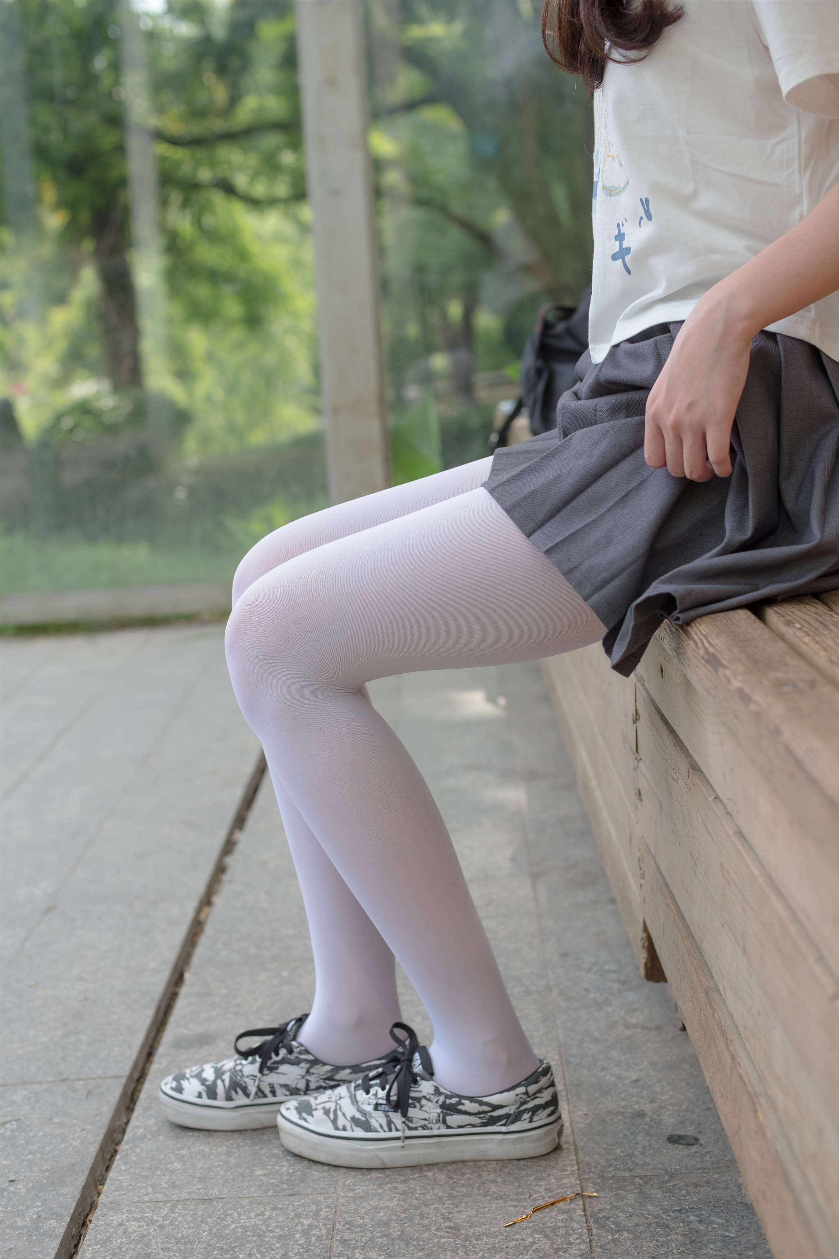 《白丝户外运动》作品图