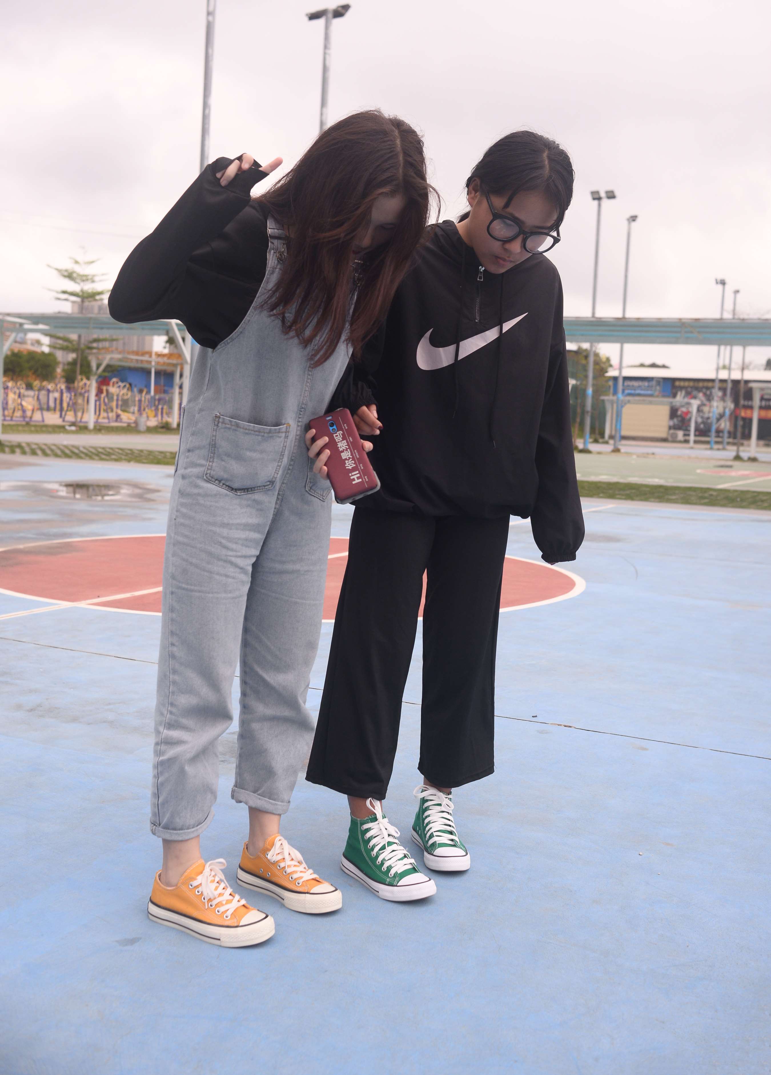 《温妤&小惠少女 温暖的春 》作品图