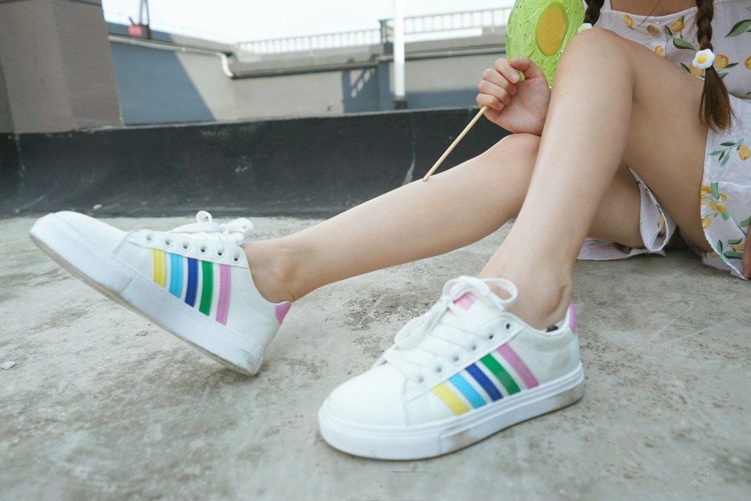 《小玥玥的豹纹棉袜脚》作品图