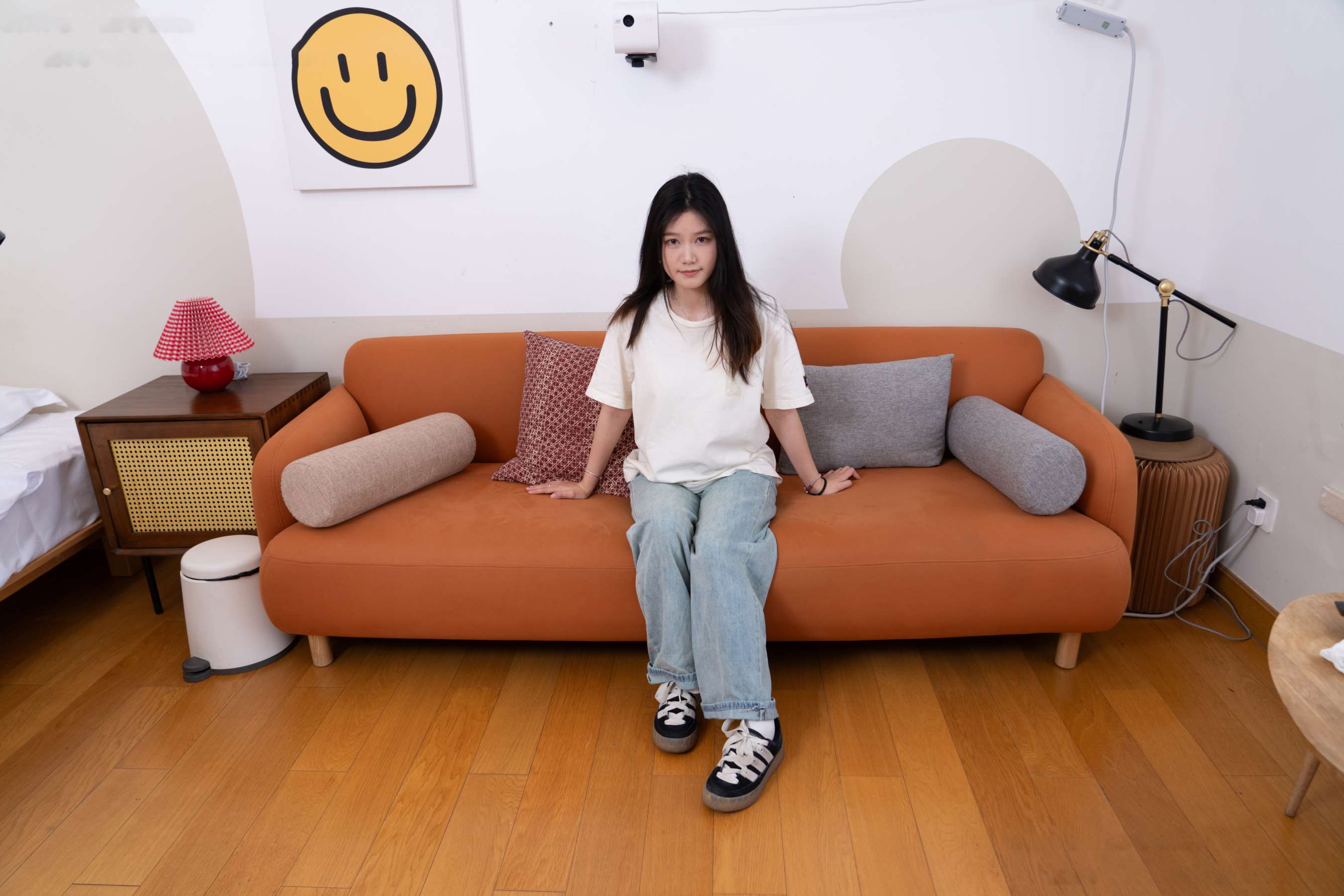 《松松 帆布鞋白棉袜の裸足》作品图