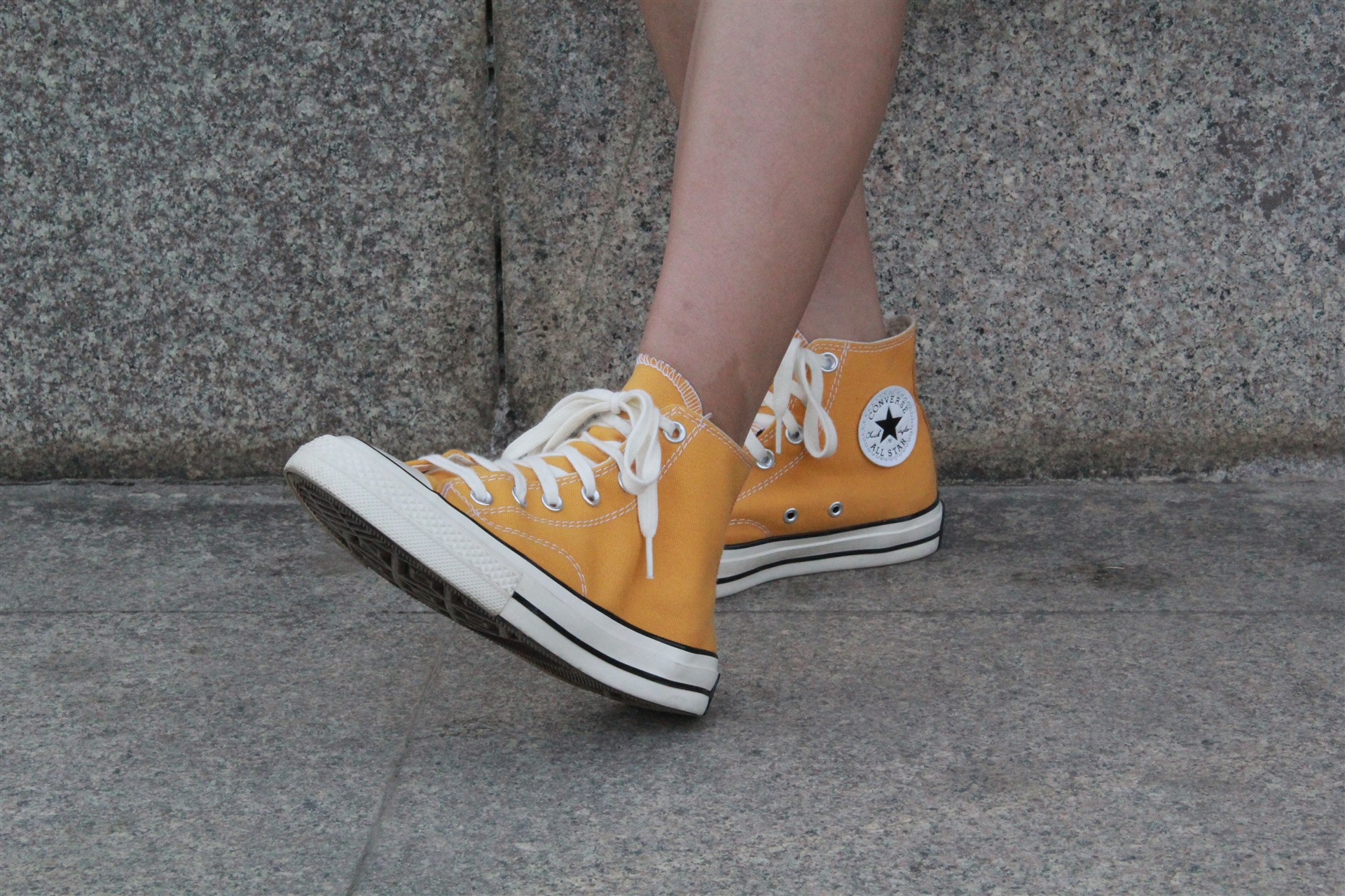 《校园学妹多套袜子互换+5个视频》作品图