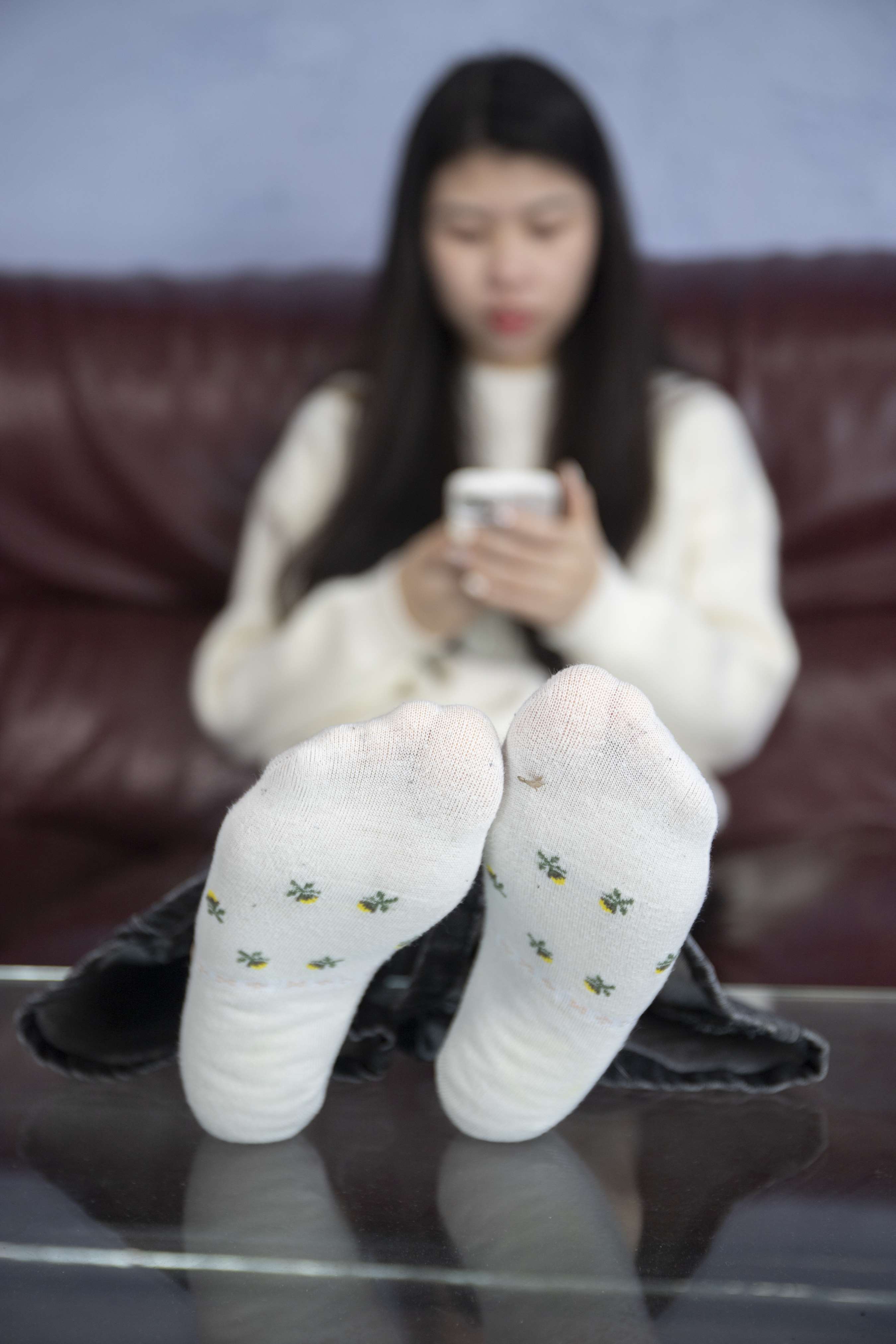 《维维各种角度展示性感白皙的原味脚丫》作品图